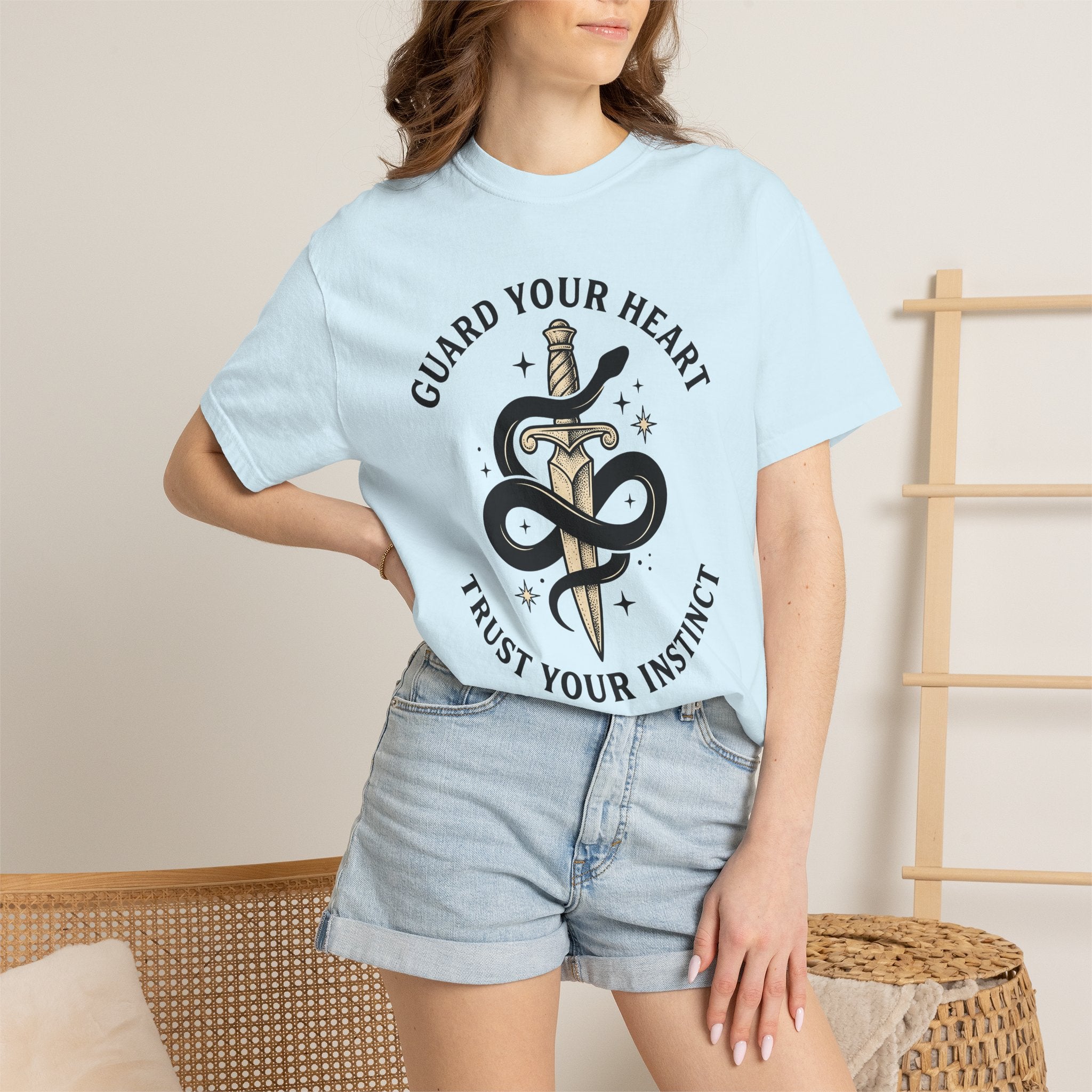 Viper Blade Shirt Boho Chic Occult Gift Women Traditional Tee Knife T-Shirt Bohemian Fan Vintage Tshirt Mystic Graphic Classic Star Symbols