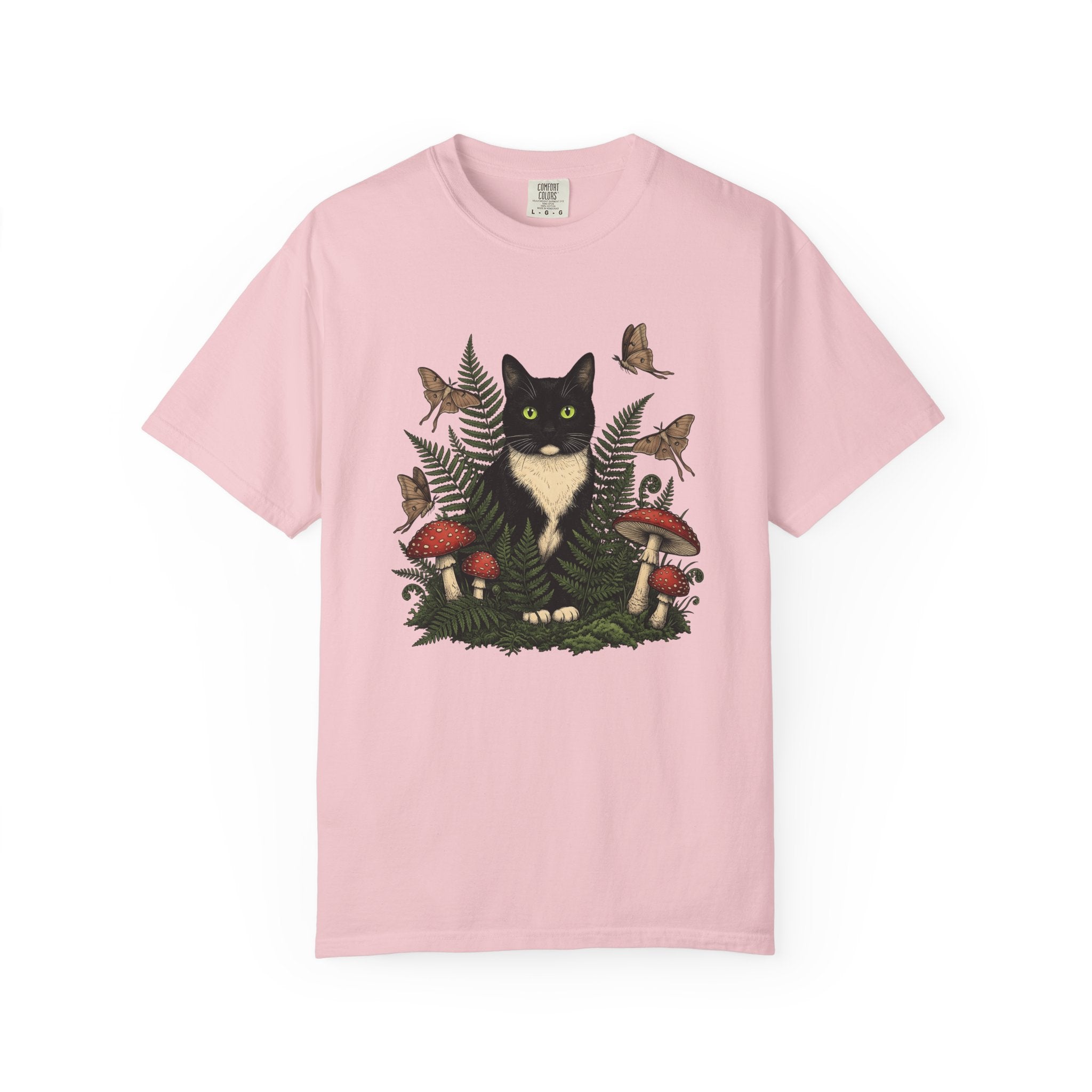 Black Cat Shirt Cat Environment Gift Women Garden Tee Cat T-Shirt Feline Fan Whimsy Graphic Conservation Illustration Classic Mushrooms