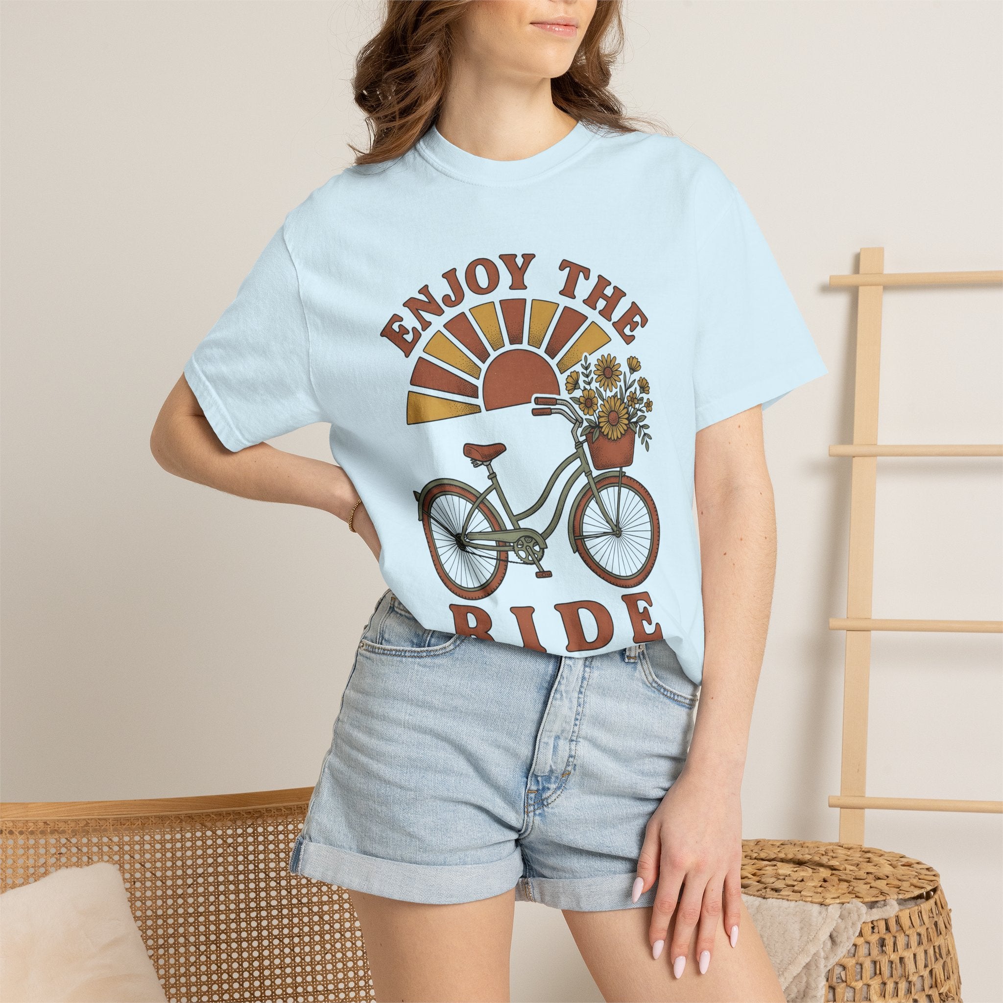 Bicycle Graphic Shirt Floral Nature Gift Women Vintage Tee Bike T-Shirt Botanical Fan Retro Tshirt Earth Graphic Hand Drawn Sun Tshirt