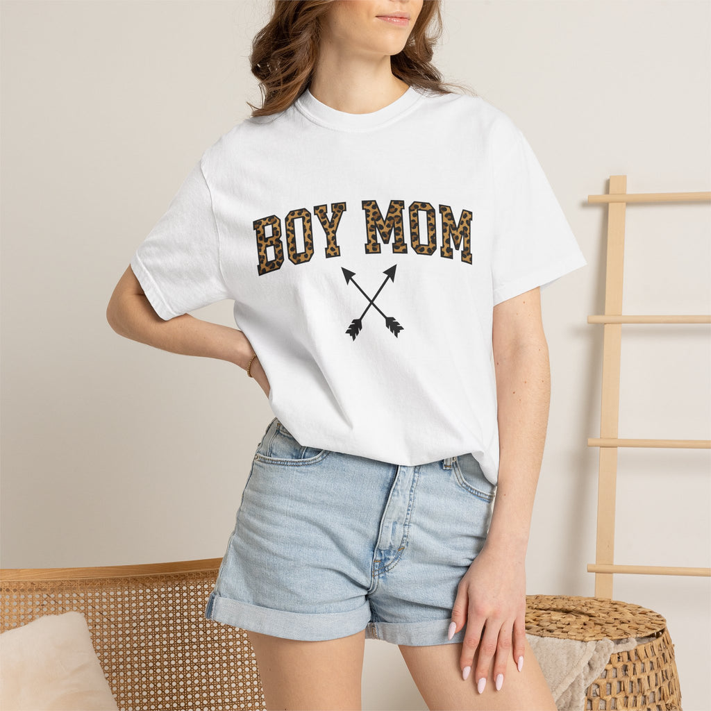 Spotted Text Design Shirt Moms Nature Print Gift Women Thick Tee Typography T-Shirt Motherhood Fan Bold Tshirt Wilderness Graphic Bare Arrow
