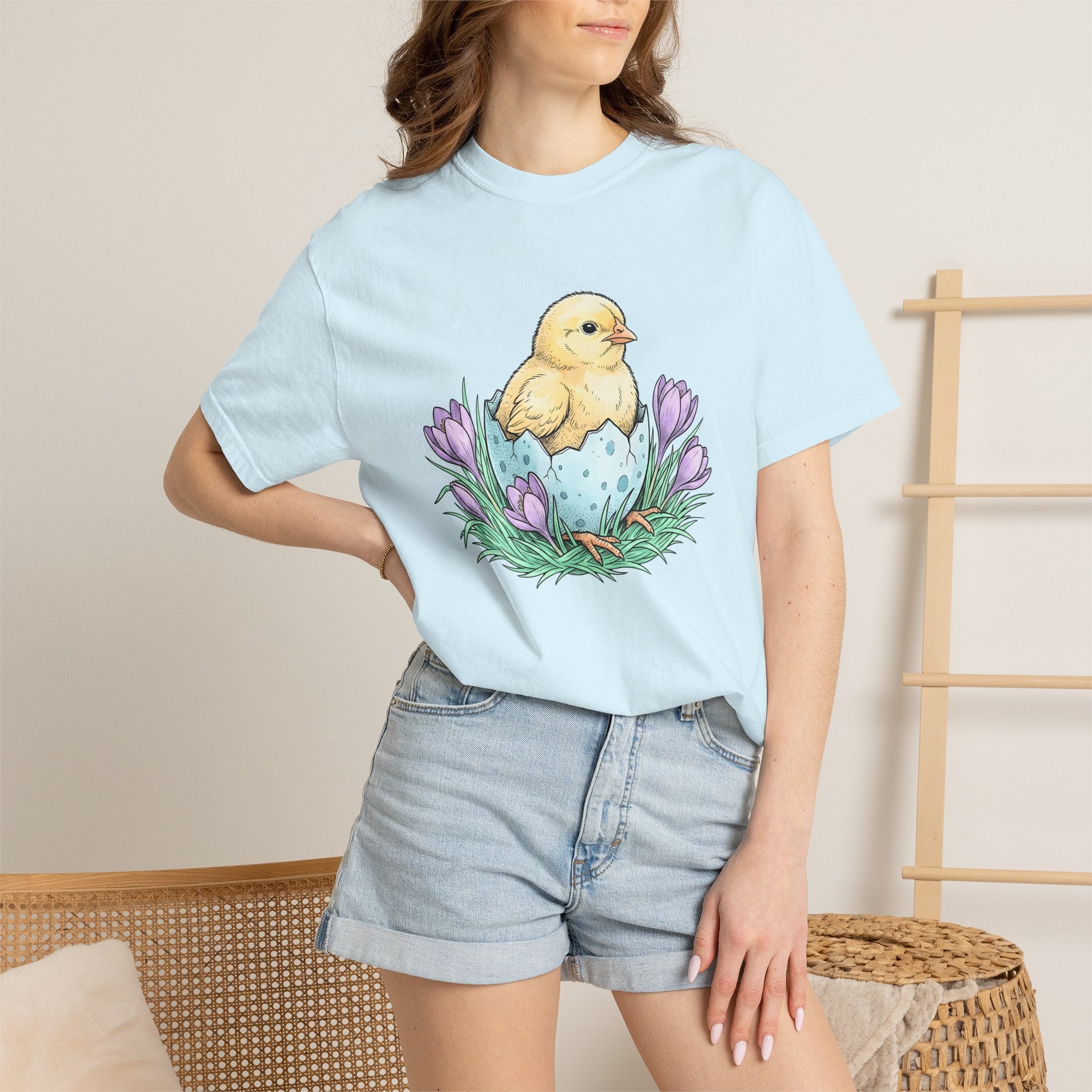 Chick Bird Shirt Easter Creature Gift Women Line Art Tee Hen T-Shirt Easter Fan Minimalist Tshirt Animal Graphic Cartoon Flower Bouquet