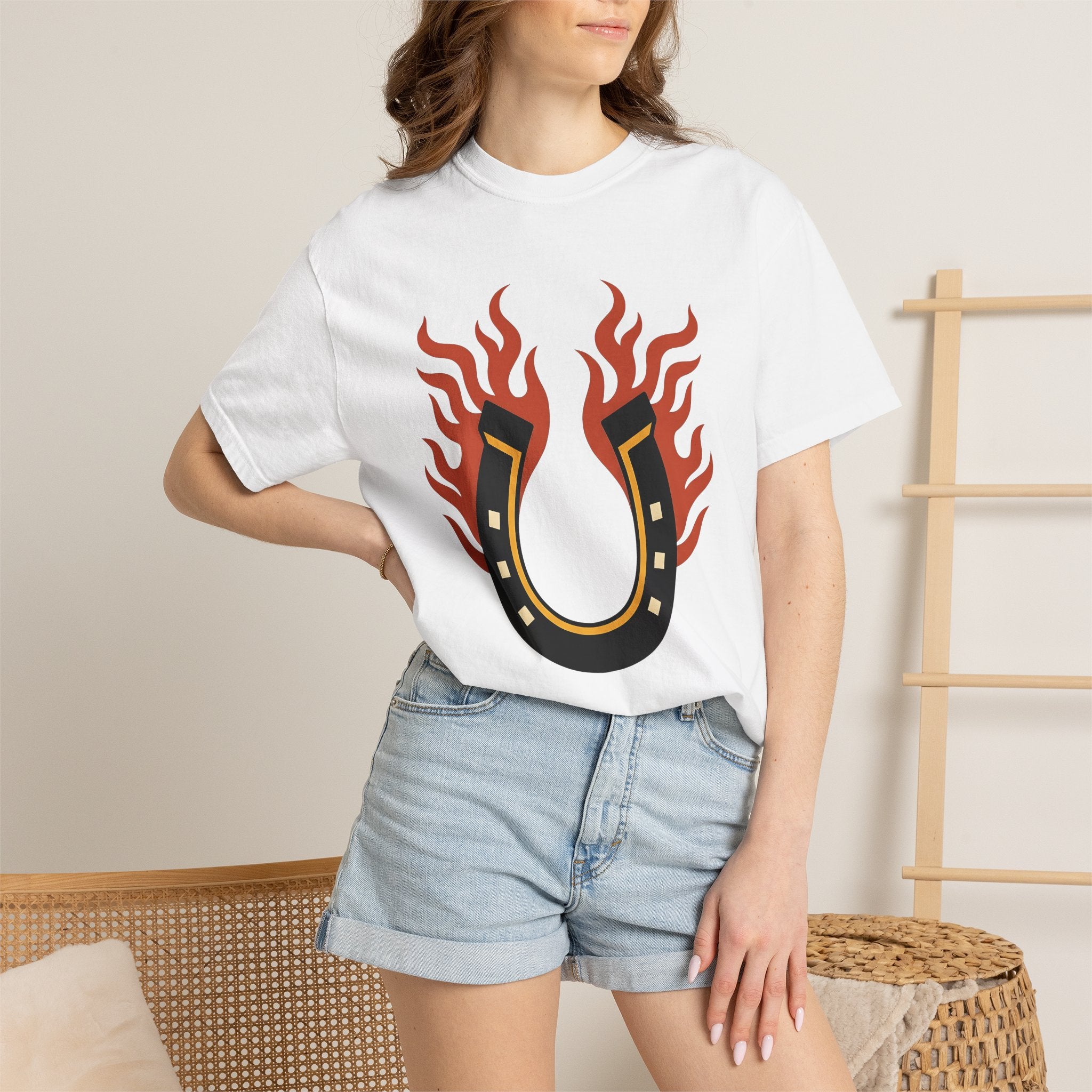 Fiery Horseshoe Shirt St. Valentine's Day Fortune Gift Women Minimalist Graphic Tee Horseshoe T-Shirt Valentine Fan Simple Tshirt Prosperity