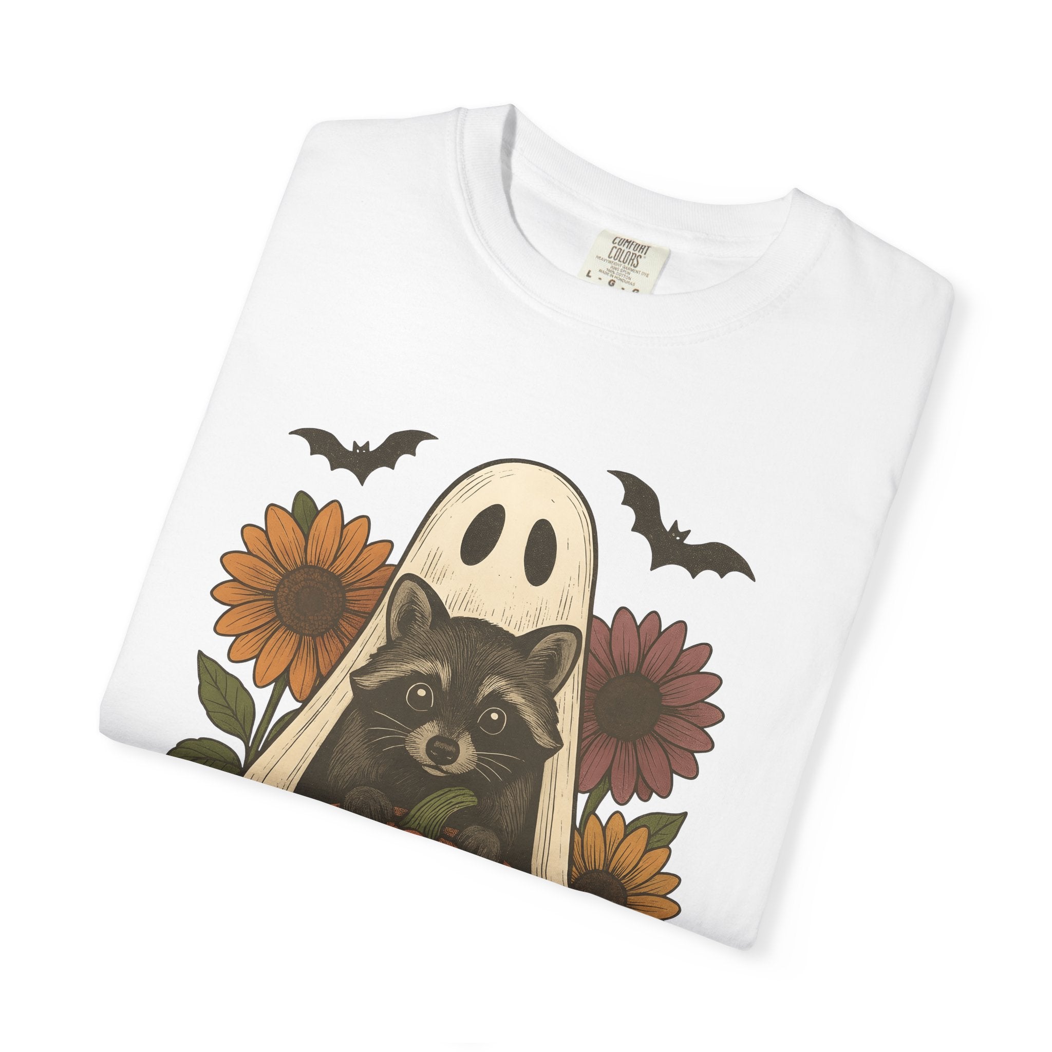 Raccoon Ghost Pumpkin Shirt Halloween Animal Gift Women Vintage Tee Trash Panda T-Shirt Spooky Fan Retro Tshirt Wildlife Graphic Hand Drawn