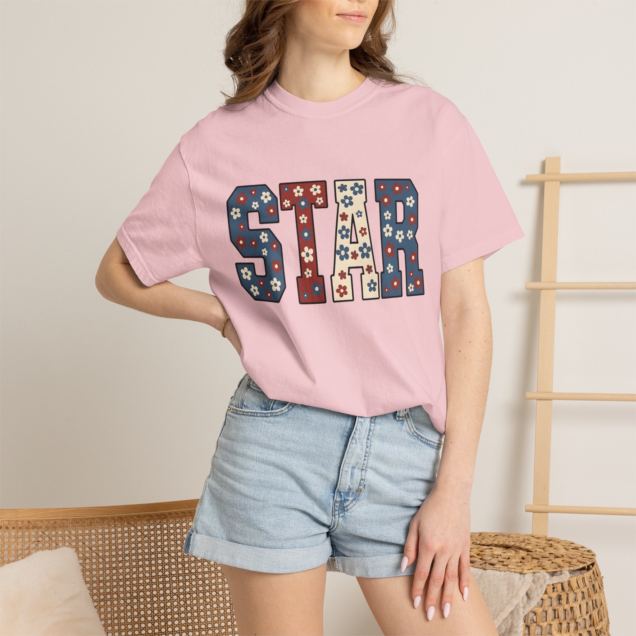 Flower Star Lettering Shirt 4th Of July America Gift Women Strong Tee Floral T-Shirt Patriotic Fan Bold Tshirt American Graphic Vintage