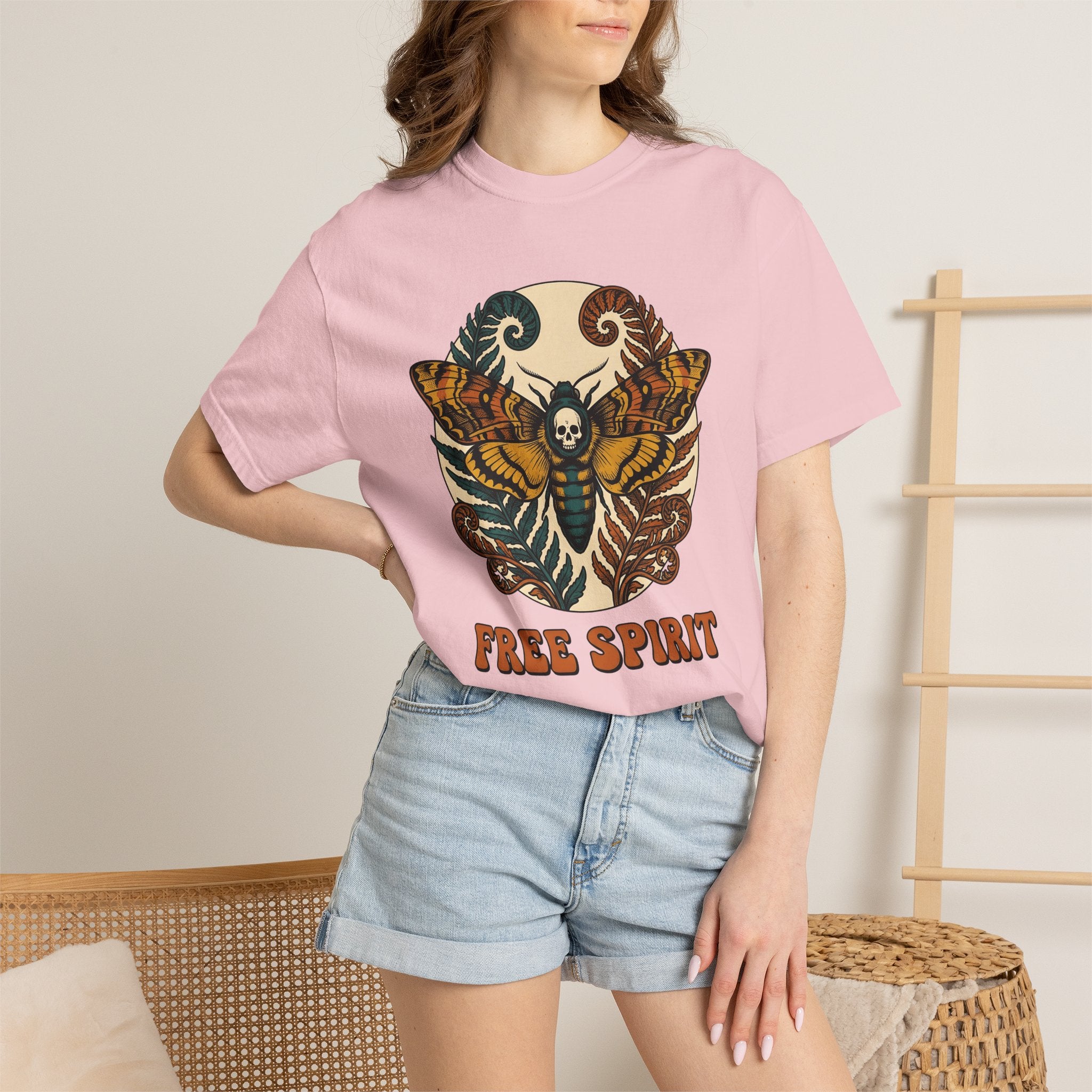 Moth Skull Shirt Boho Chic Gothic Gift Women Psychedelic Tee Moth T-Shirt Bohemian Fan Trippy Tshirt Dark Graphic Vintage Fern Leaves Tshirt