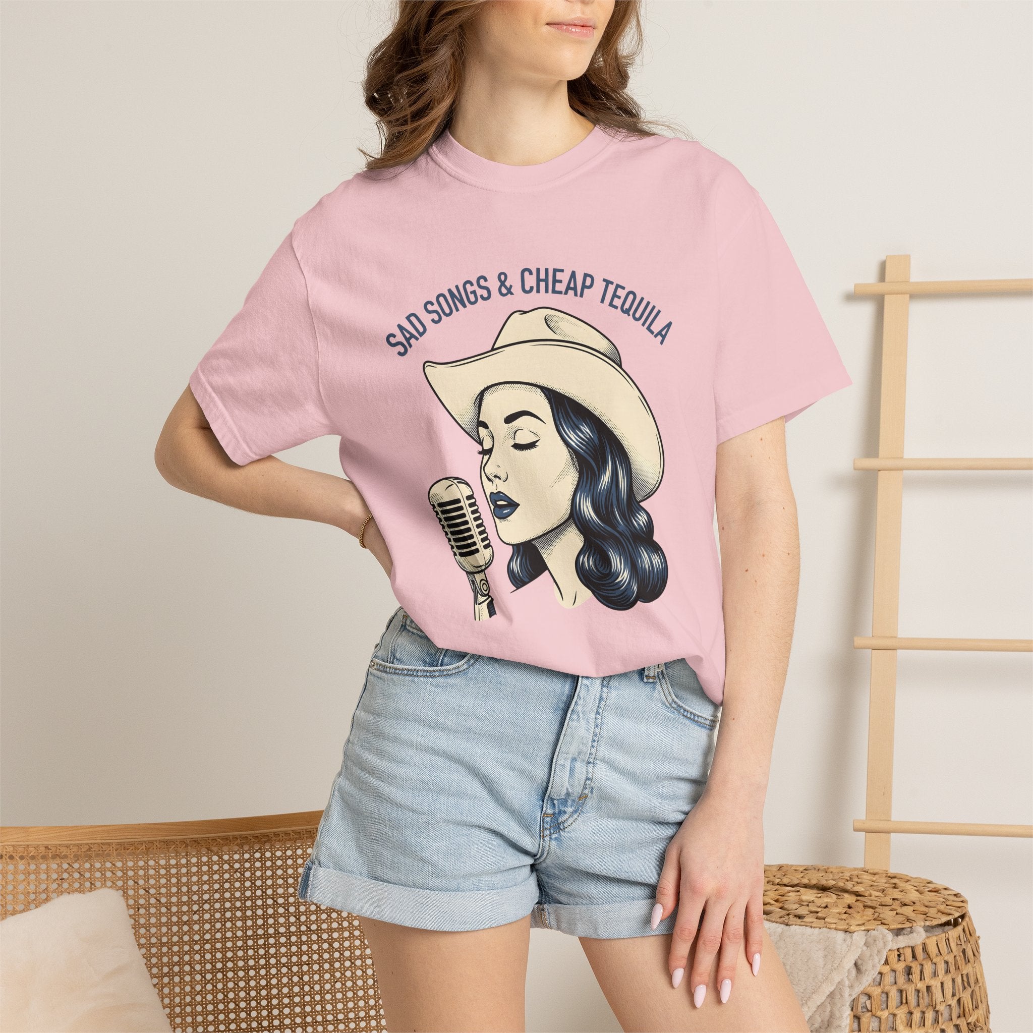 Cowgirl Singer Shirt Cowgirl Western Gift Women Vintage Tee Singer T-Shirt Cowgirl Fan Rodeo Tshirt Western Graphic Retro Microphone Tshirt