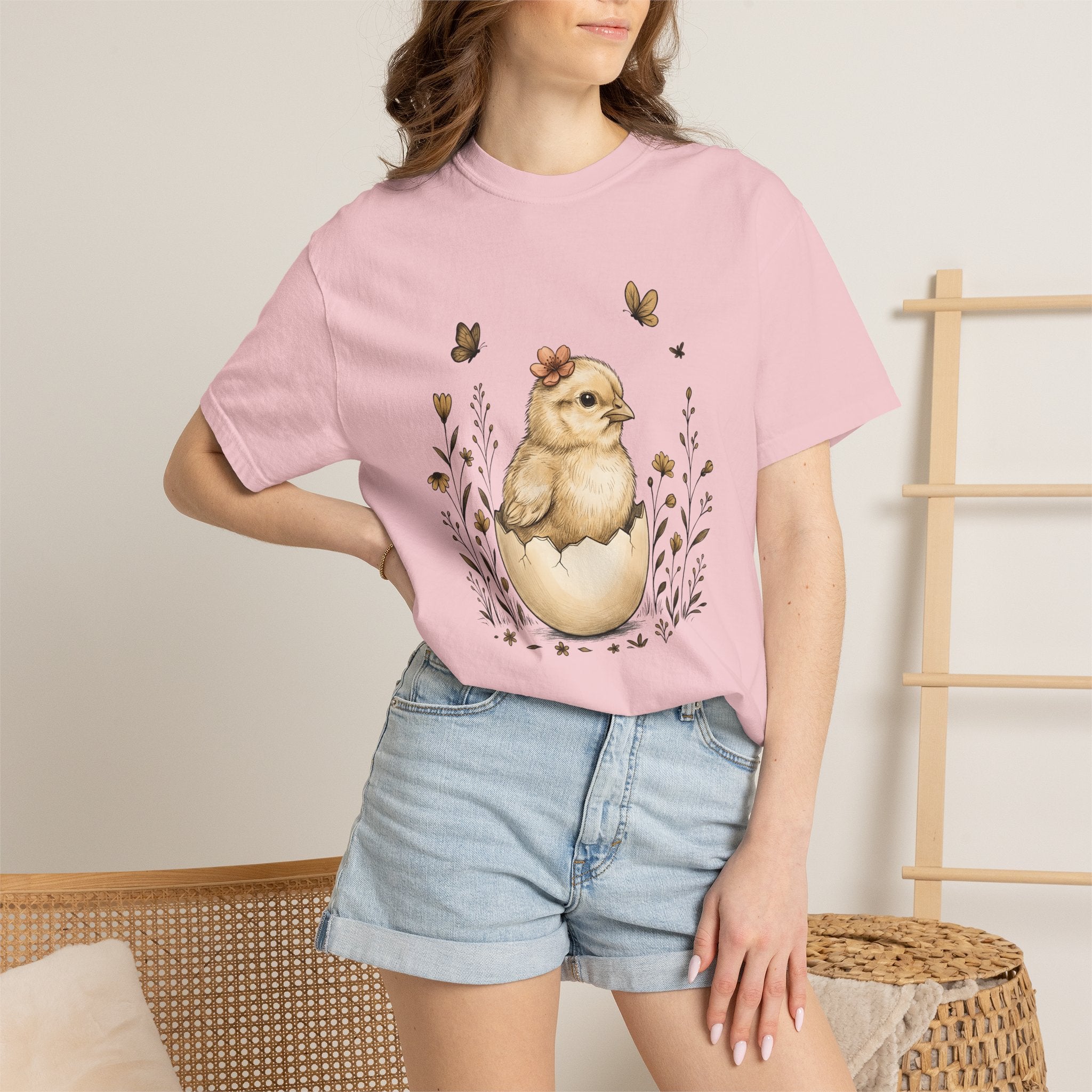 Little Chick Shirt Easter Bloom Gift Women Line Art Tee Chick T-Shirt Easter Fan Hatchling Tshirt Floral Graphic Classic Meadow Flowers