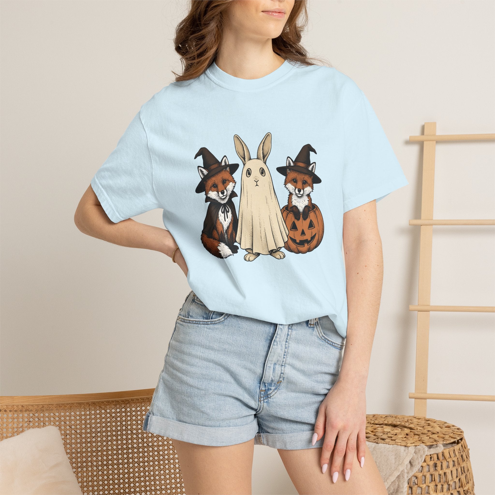 Autumn Animals Shirt Animals Harvest Gift Women Line Art Tee Fall Animals T-Shirt Wildlife Fan Minimalist Tshirt Autumn Harvest Graphic