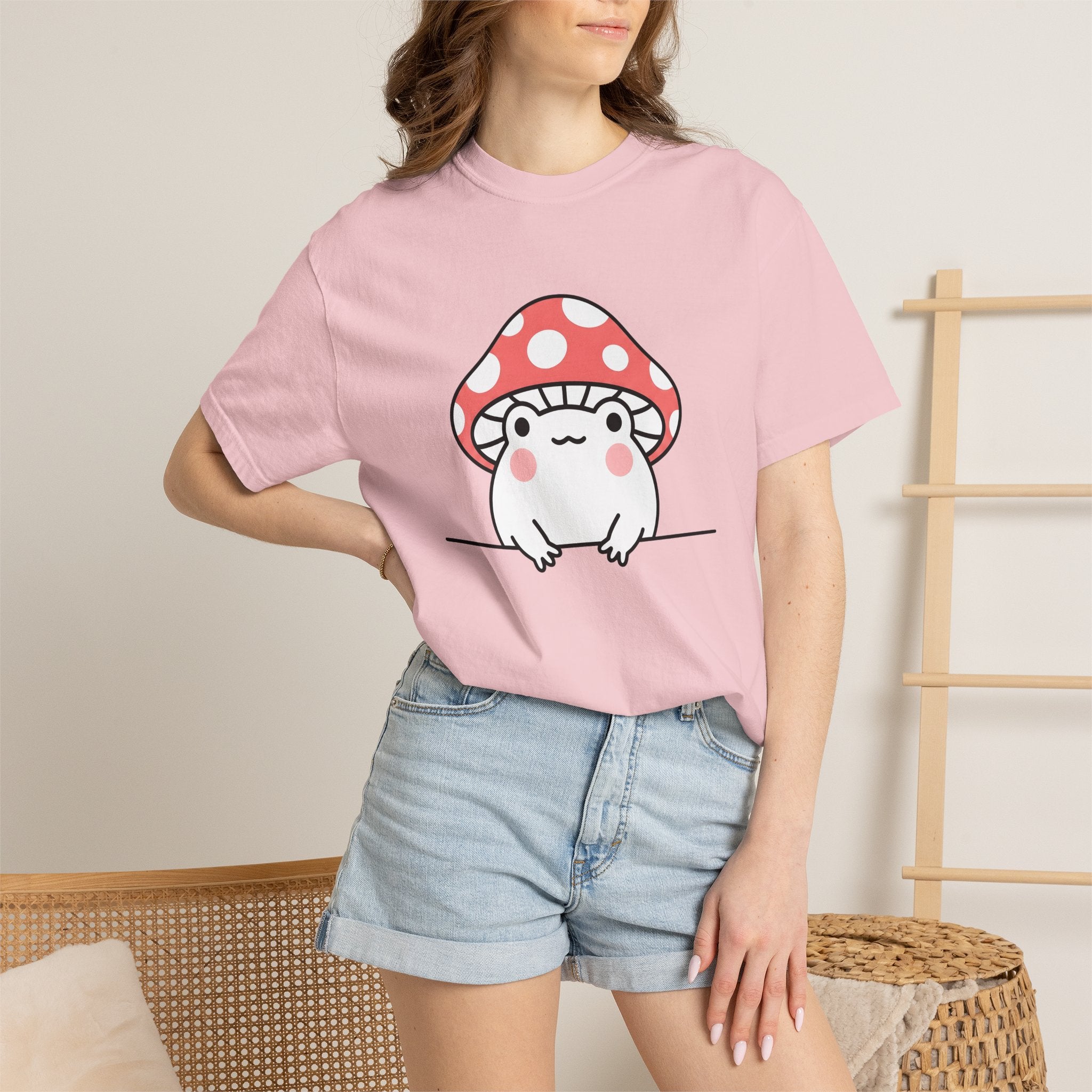 Frog Mushroom Shirt Easter Vintage Gift Women Playful Tee Toadstool T-Shirt Easter Fan Retro Tshirt Antique Graphic Sleek Speckles Tshirt