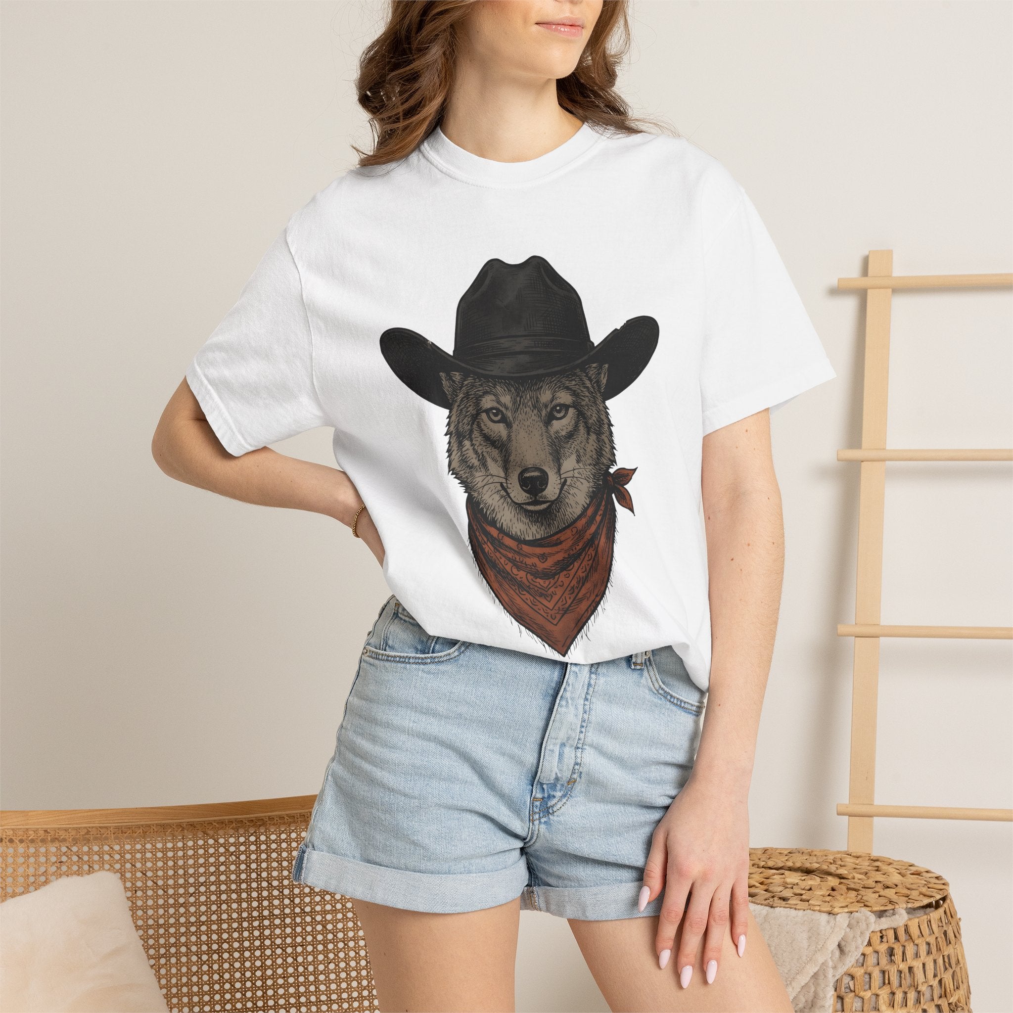 Wolf Cowboy Shirt Cowgirl Western Gift Women Vintage Tee Werewolf T-Shirt Cowboy Fan Rodeo Graphic Tshirt Hand Drawn Bandana Tshirt