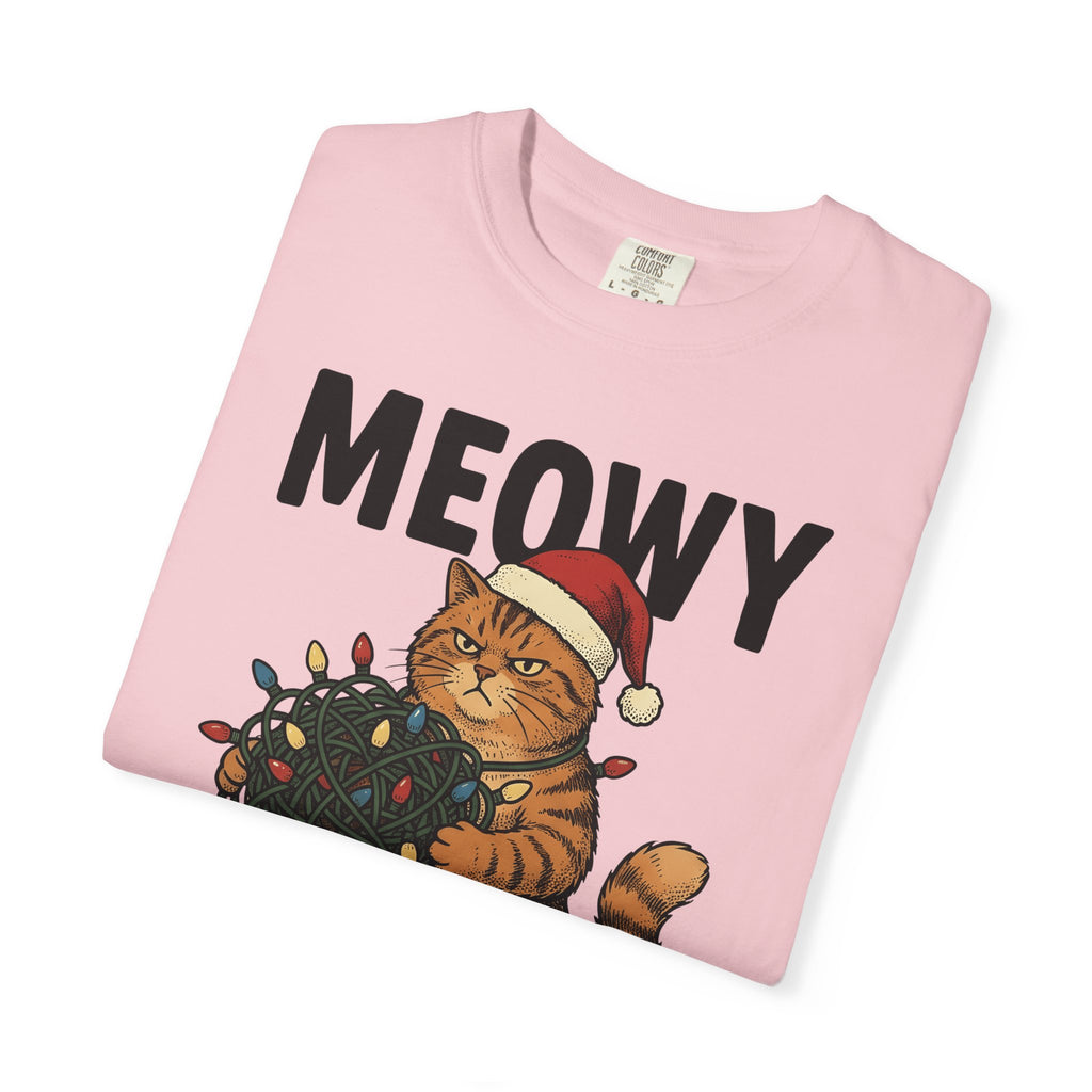 Cat Christmas Hat Shirt Christmas Critters Gift Women Line Art Tee Kitty T-Shirt Christmas Fan Feline Tshirt Animal Graphic Illustration