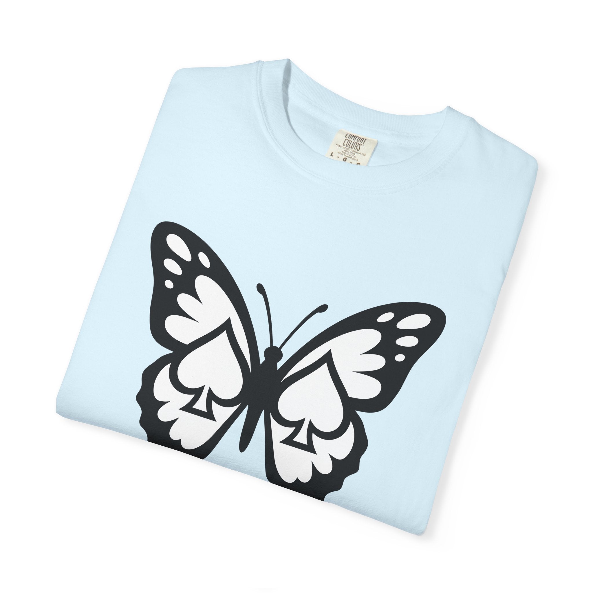 Butterfly Graphic Shirt Butterfly Nature Gift Women Bold Tee Butterfly T-Shirt Butterfly Enthusiast Graphic Tshirt Wilderness Graphic Design