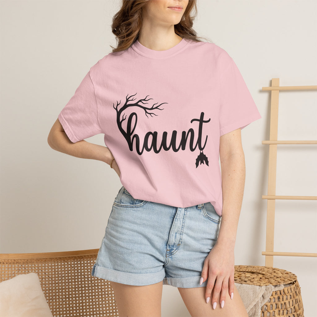 Haunted Tree Shirt Halloween Thriller Gift Women Dark Tee Ghost Tree T-Shirt Horror Fan Spooky Tshirt Suspense Graphic Simple Flying Bat