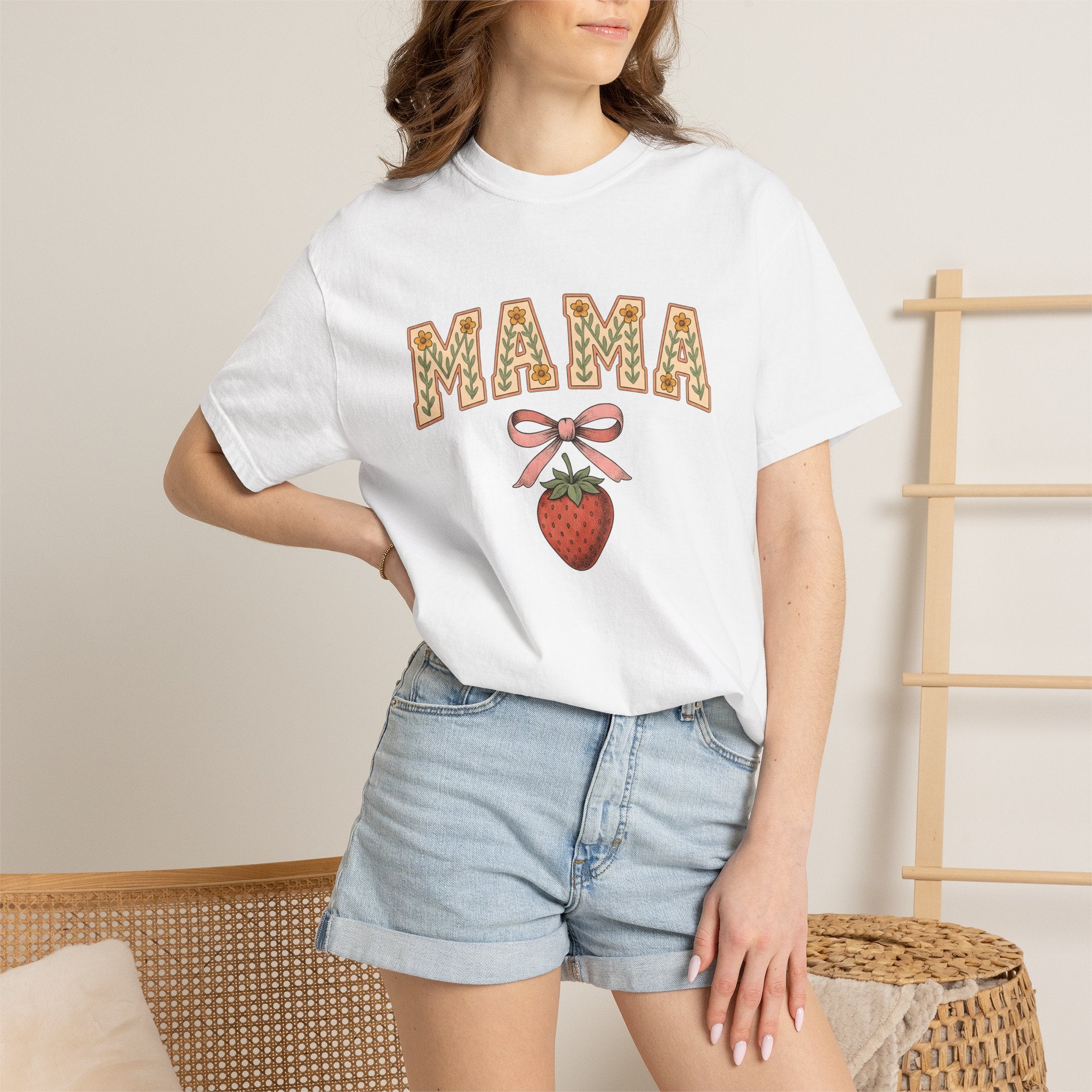 Strawberry Bow Shirt Moms Nature Gift Women Botanical Tee Bow T-Shirt Mother Fan Botanical Tshirt Outdoor Graphic Vintage Floral Tshirt
