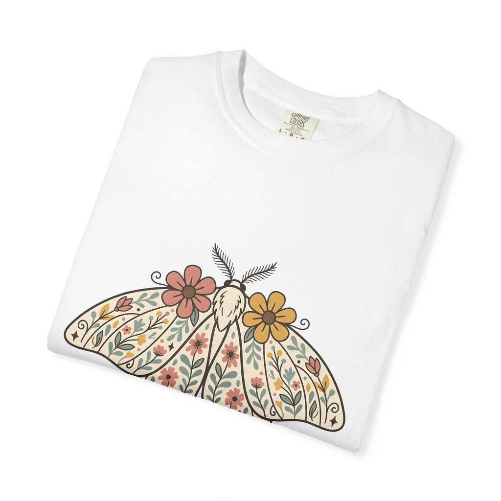 Blossom Moth Shirt Floral Wildlife Gift Women Rustic Tee Moth T-Shirt Flower Fan Botanical Tshirt Animal Graphic Native Meadow Flowers