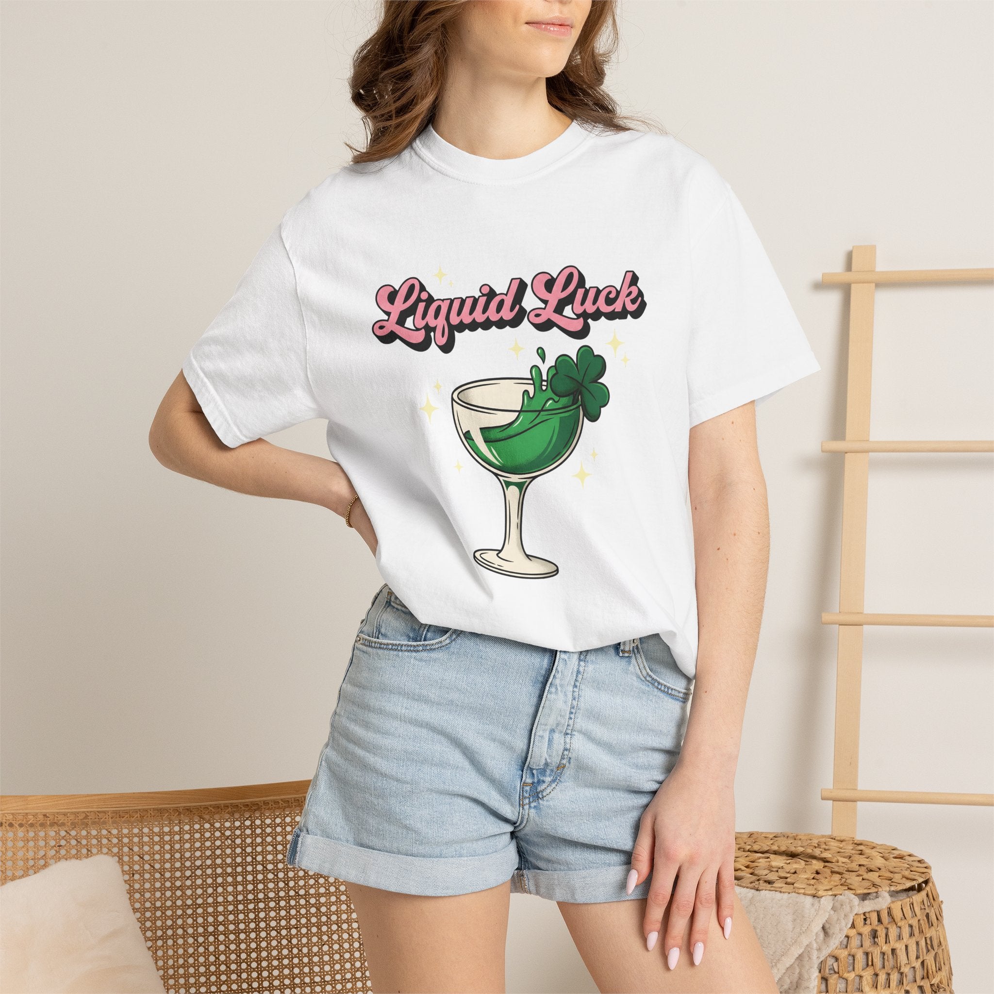 Cocktail Glass Shirt St Patrick's Day Drinking Gift Women Bold Tee Glass T-Shirt St Patricks Fan Vintage Tshirt Boozy Graphic Retro Shamrock