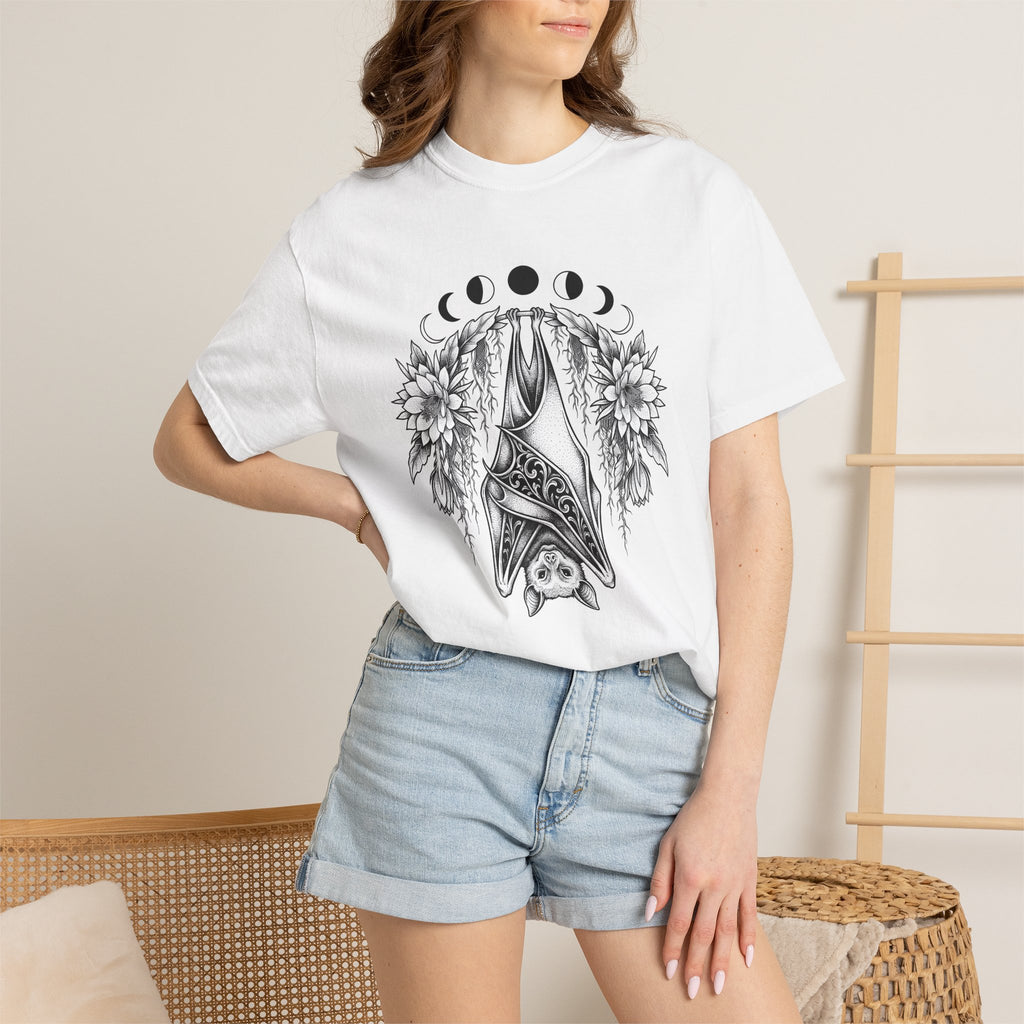 Bat Flower Shirt Halloween Magic Gift Women Dark Art Tee Black Bat T-Shirt Horror Fan Gothic Tshirt Mystical Graphic Retro Lunar Phases