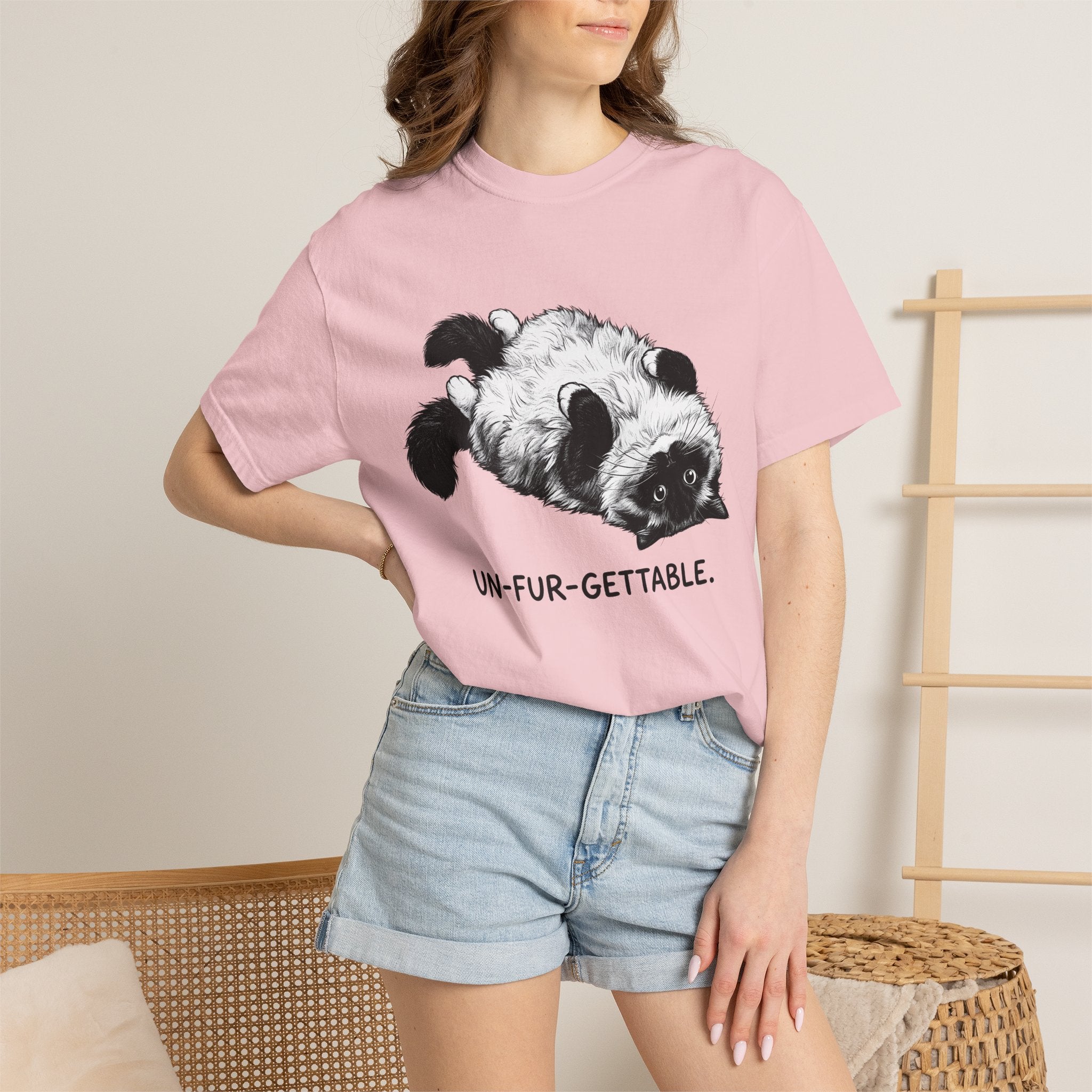Fluffy Cat Shirt Cat Pet Supplies Gift Women Illustration Tee Kitten T-Shirt Cat Fan Feline Tshirt Pet Graphic Simple Playful Pose Tshirt