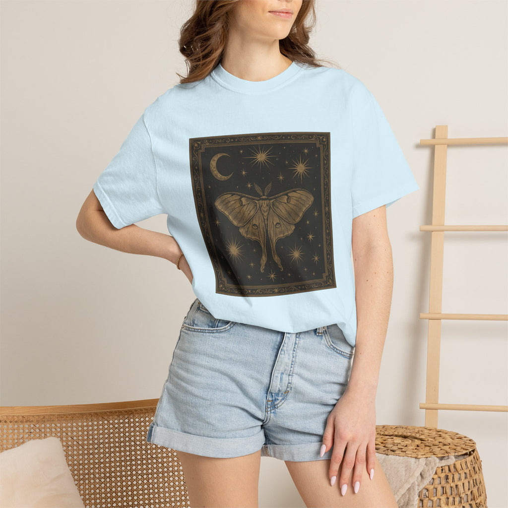 Luna Moth Shirt Animals Celestial Gift Women Vintage Tee Moth T-Shirt Wildlife Fan Actinic Tshirt Galaxy Graphic Boho Crescent Moon Tshirt