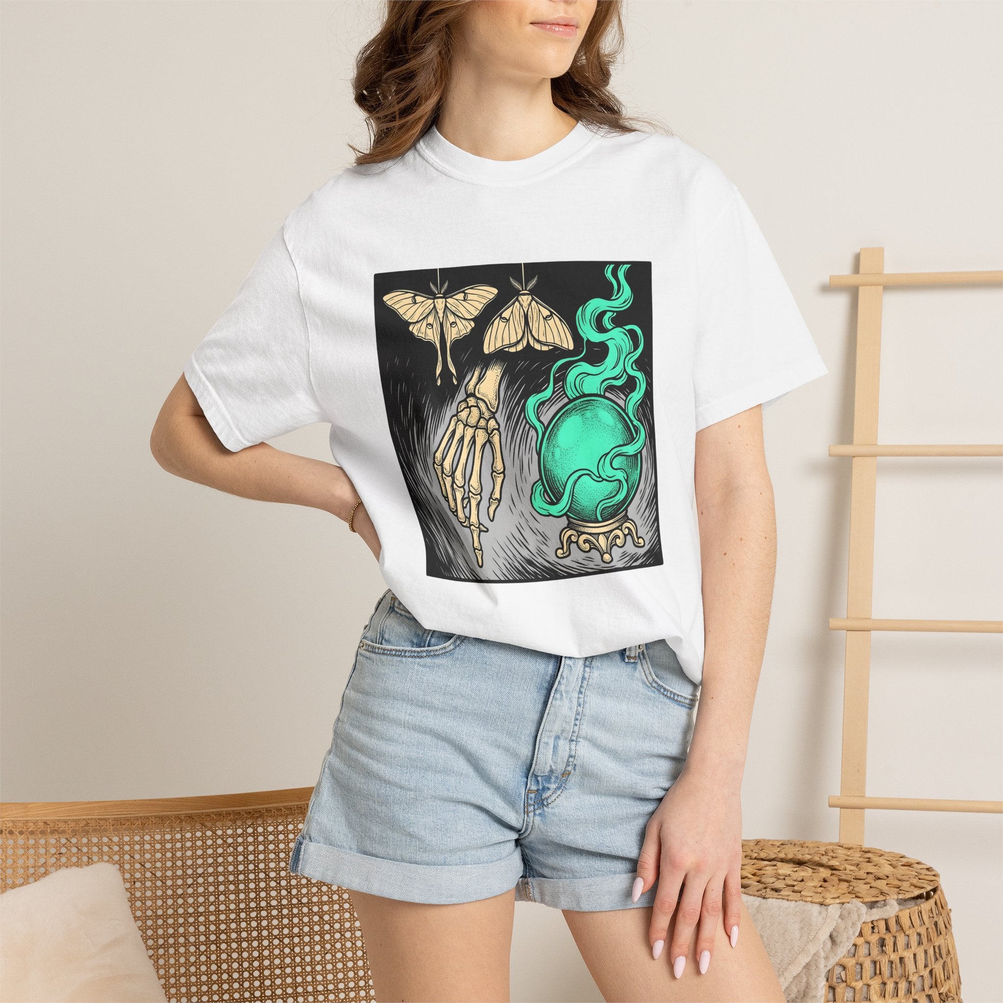 Bony Hand Shirt Halloween Pagan Gift Women Horror Tee Skeleton Hand T-Shirt Halloween Fan Spooky Tshirt Occult Graphic Old School Fortune