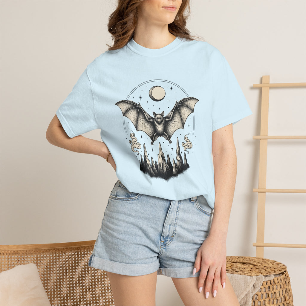 Bat Silhouette Shirt Boho Chic Spooky Gift Women Supernatural Tee Bat T-Shirt Hippie Fan Mystical Tshirt Horror Graphic Classic Night Moon