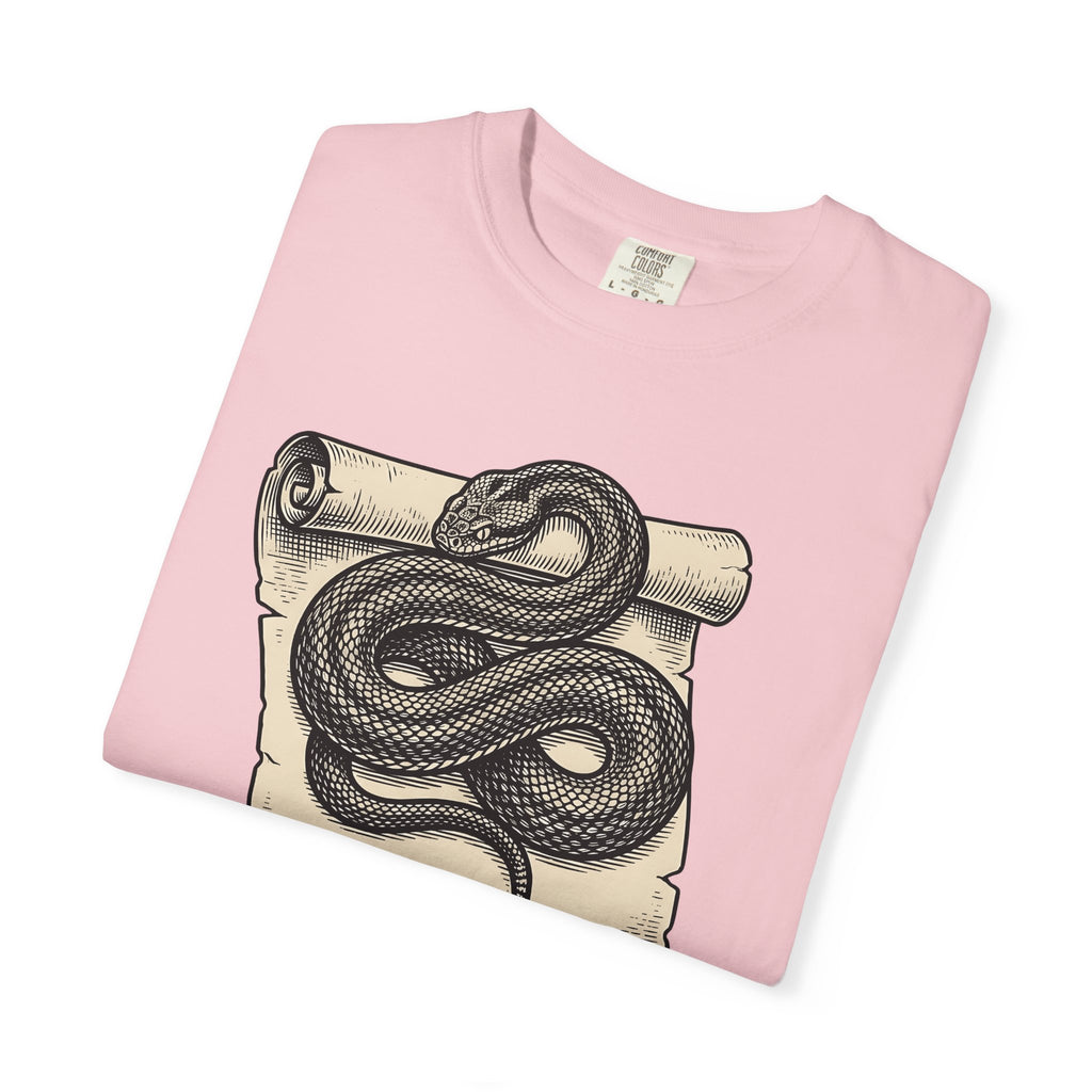 Snake Scroll Shirt Gothic Occult Gift Women Vintage Tee Serpent T-Shirt Dark Fan Retro Tshirt Mystic Graphic Hand Drawn Poison Bottle Tshirt