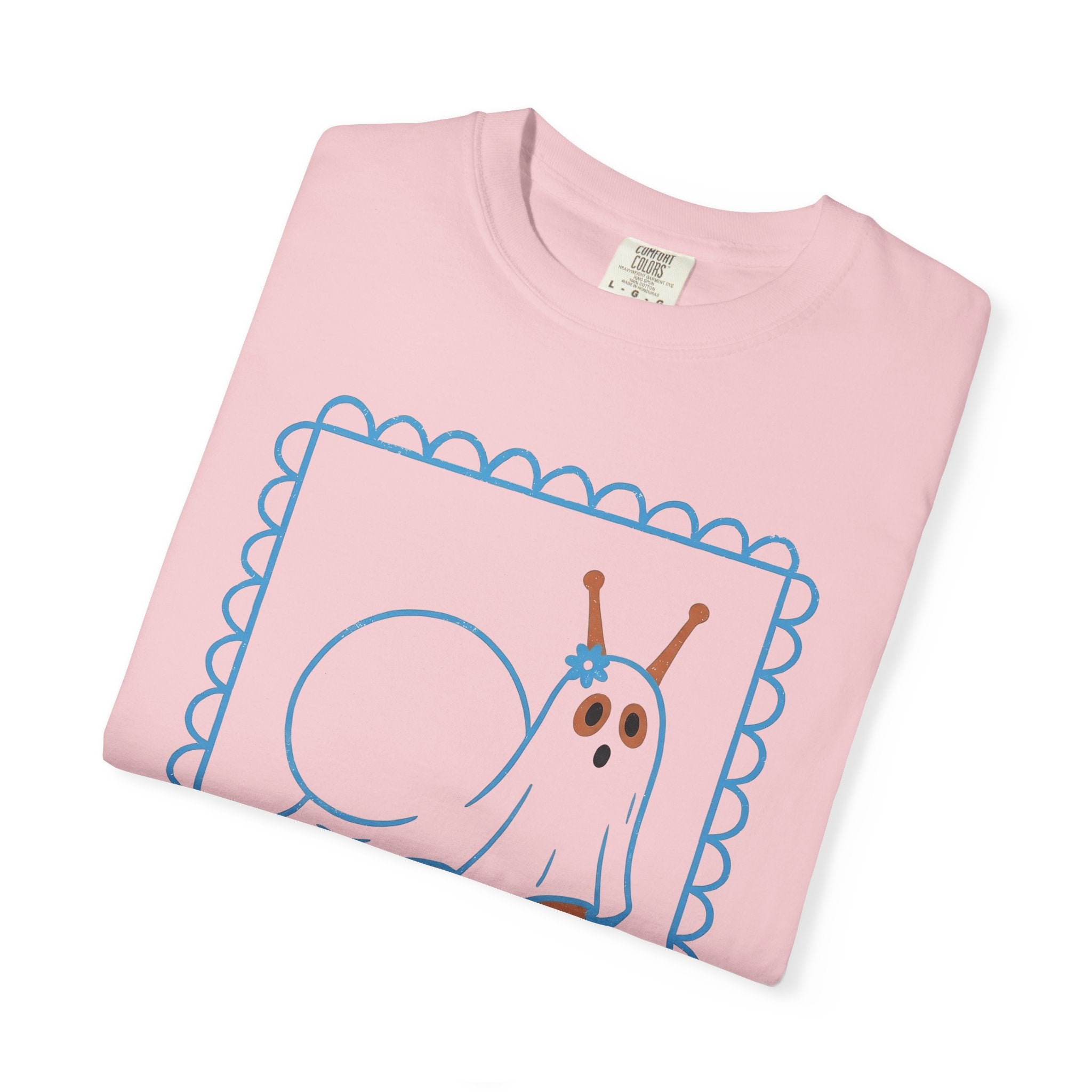 Halloween Snail Shirt Halloween Creature Gift Women Sweet Tee Slug T-Shirt Horror Fan Spooky Tshirt Beast Graphic Doodle Blossom Tshirt