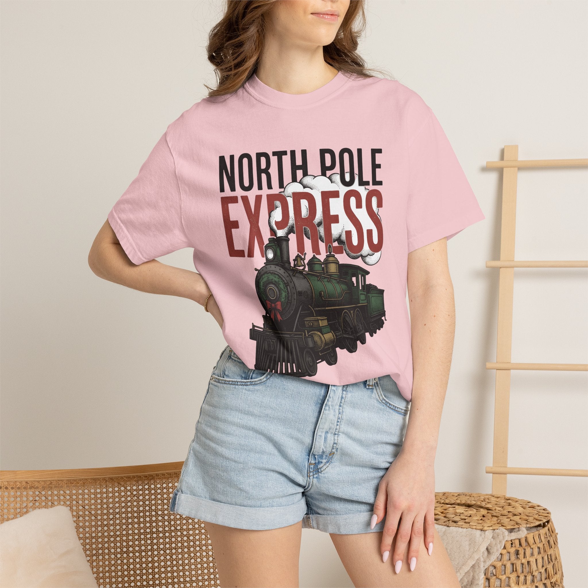Classic Train Shirt Christmas Seasonal Gift Women Vintage Tee Locomotive T-Shirt Xmas Fan Holiday Tshirt Seasonal Graphic Sketch Garland