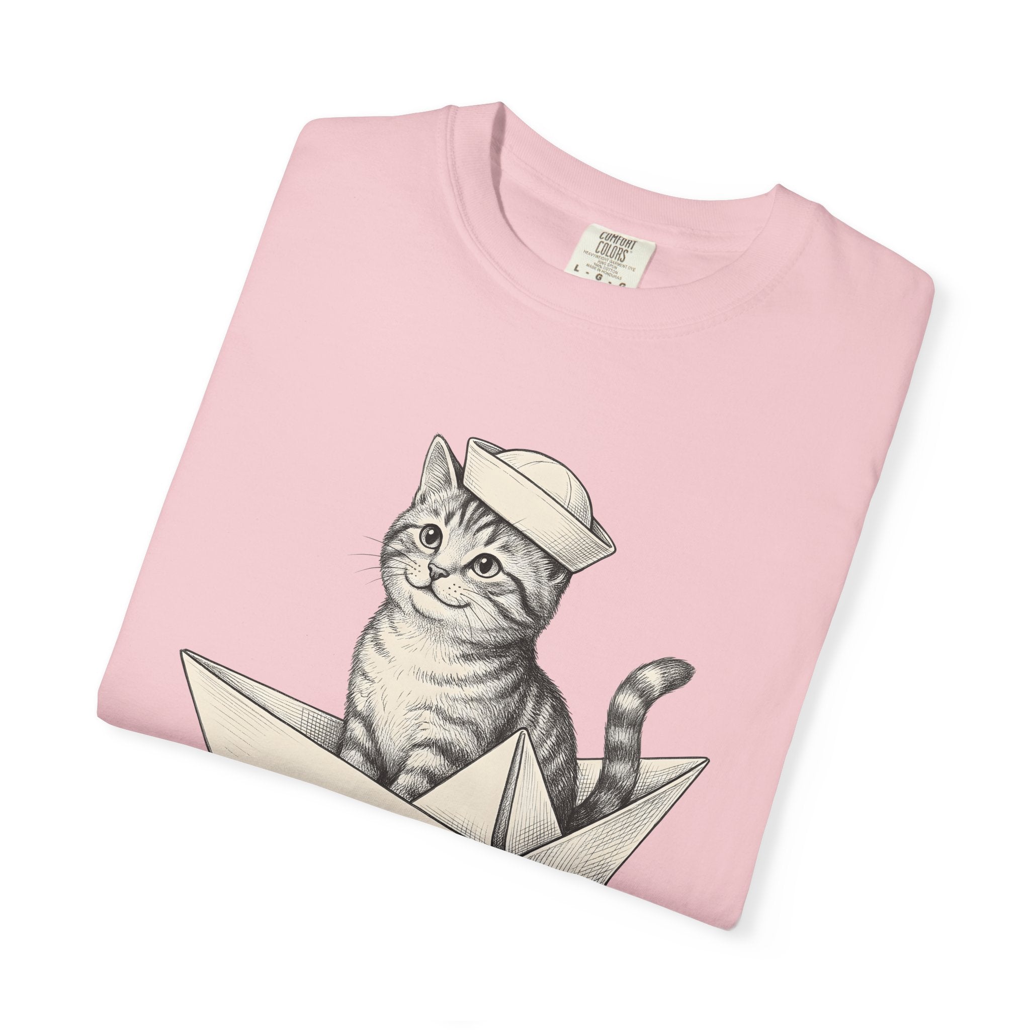 Kitten Boat Shirt Cat Animals Gift Women Hand Drawn Tee Kitten T-Shirt Cat Fan Illustrated Tshirt Creature Graphic Vintage Sailor Hat Tshirt