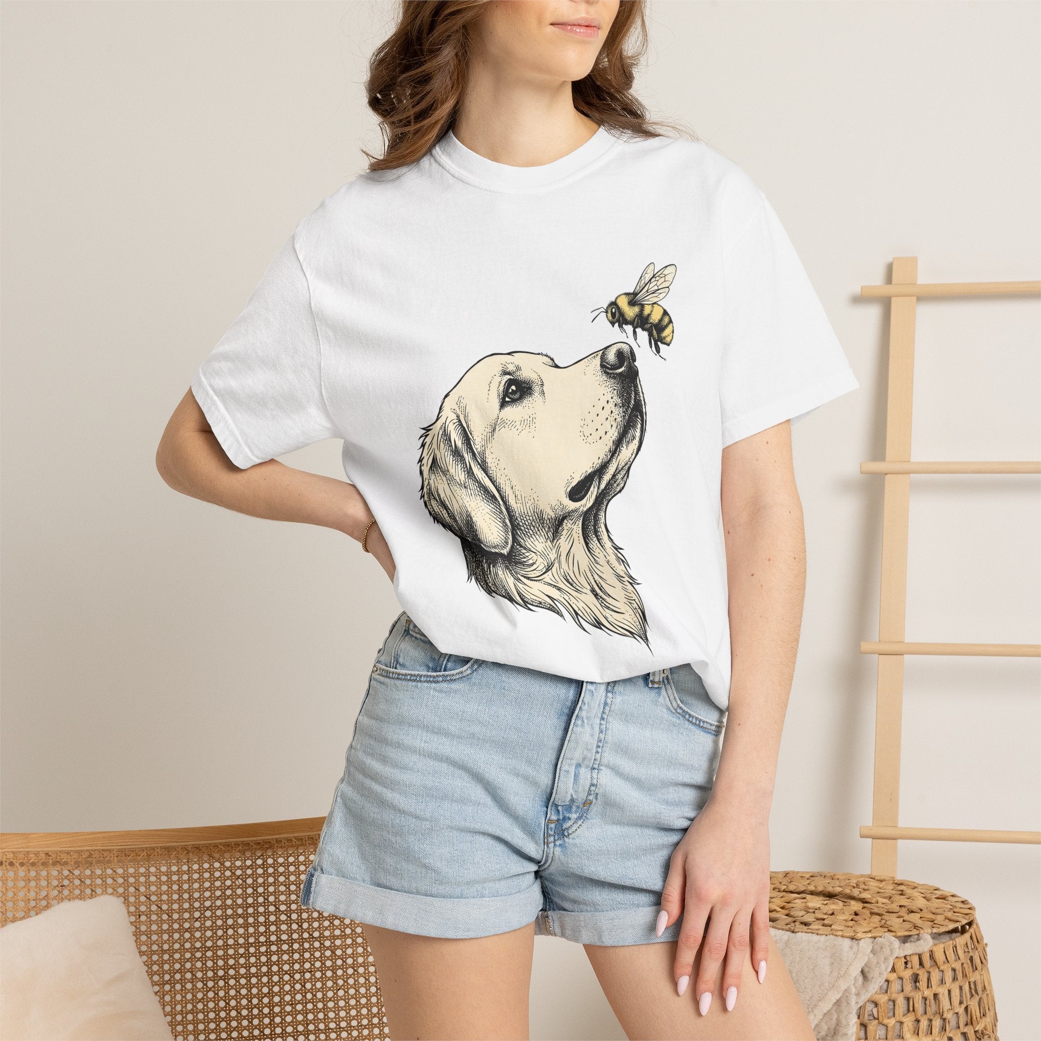 Golden Retriever Shirt Dog Animal Gift Women Hand Drawn Tee Retriever T-Shirt Dog Fan Puppy Graphic Tshirt Vintage Bee Tshirt