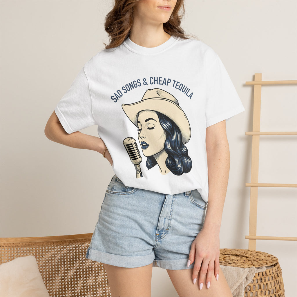Cowgirl Singer Shirt Cowgirl Western Gift Women Vintage Tee Singer T-Shirt Cowgirl Fan Rodeo Tshirt Western Graphic Retro Microphone Tshirt