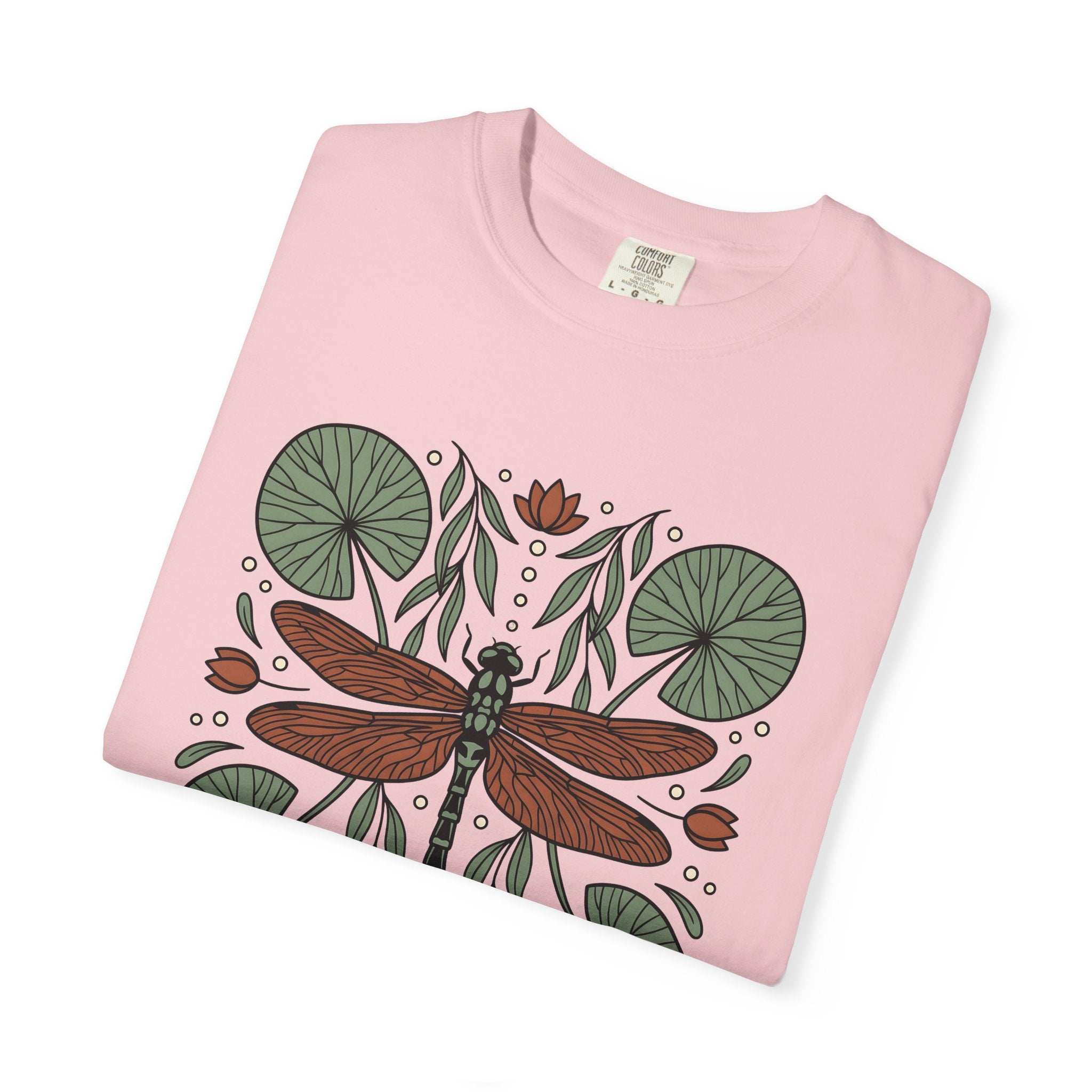Dragonfly Graphic Shirt Boho Chic Nature Gift Women Boho Tee Damselfly T-Shirt Bohemian Fan Hippie Tshirt Environmental Graphic Minimal