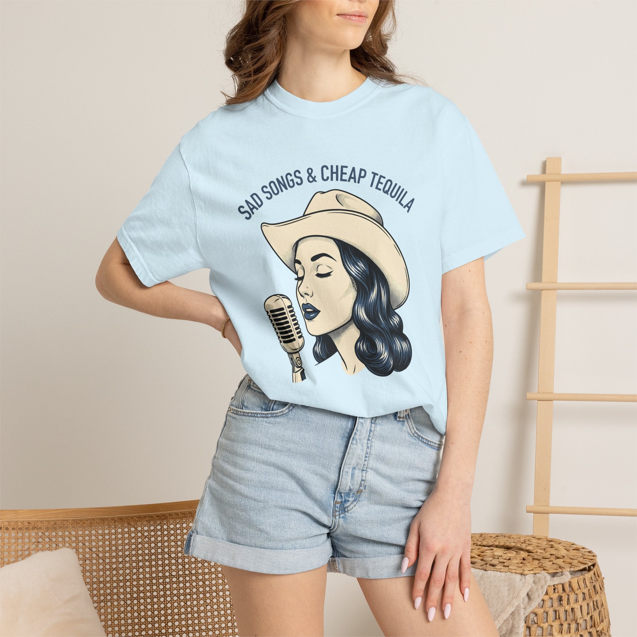Cowgirl Singer Shirt Cowgirl Western Gift Women Vintage Tee Singer T-Shirt Cowgirl Fan Rodeo Tshirt Western Graphic Retro Microphone Tshirt