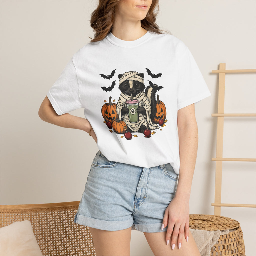 Mummy Skunk Shirt Halloween Animal Gift Women Cartoon Tee Skunk T-Shirt Spooky Fan Comic Tshirt Creature Graphic Vintage Pumpkin Tshirt