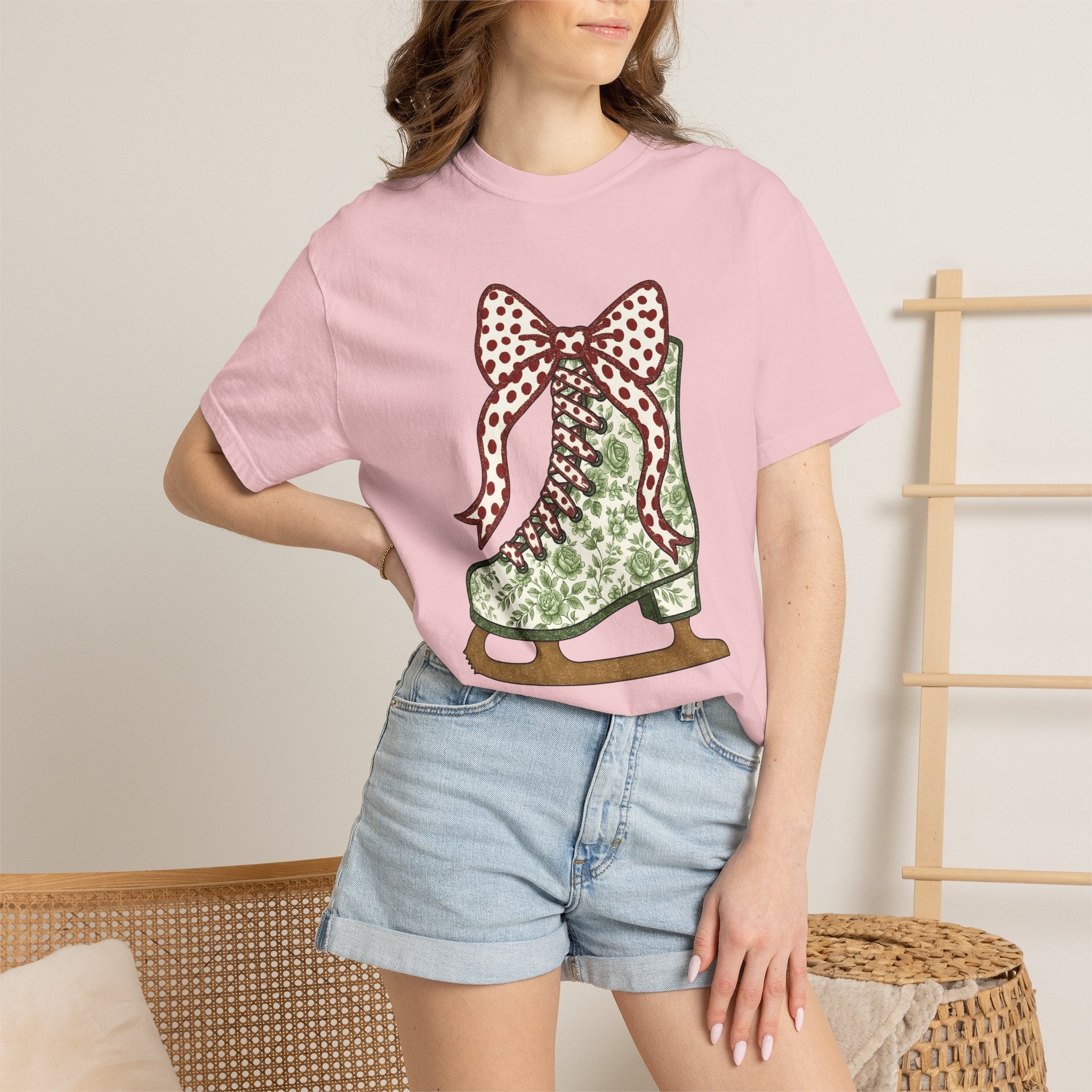 Ice Skating Shoe Shirt Christmas Frost Gift Women Nostalgic Tee Skate T-Shirt Xmas Fan Winter Tshirt Frosty Graphic Line Art Spotted Ribbon