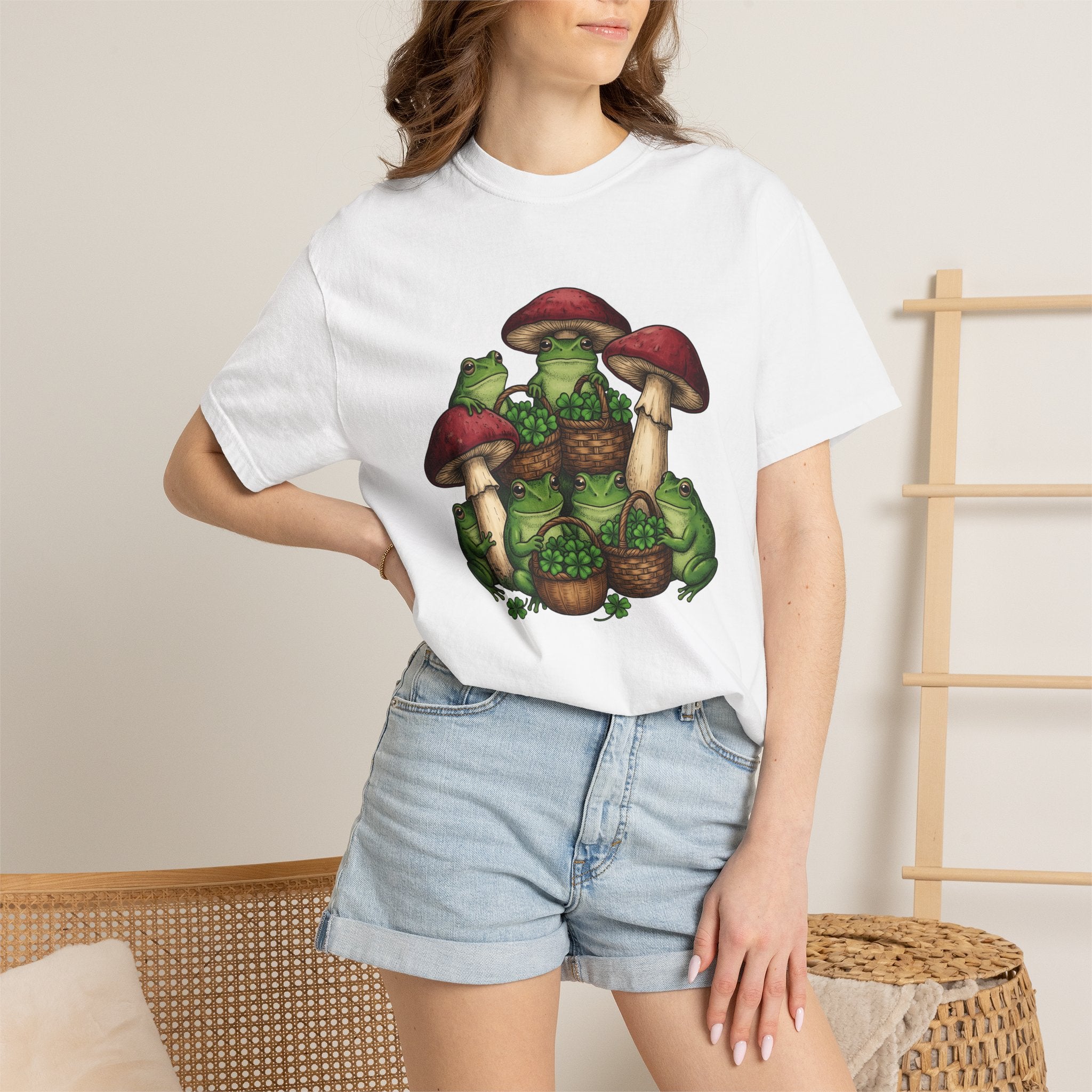 Frog Lucky Leaf Shirt St Patrick's Day Plants Gift Women Cartoon Tee Toad T-Shirt Luck Fan Comic Tshirt Floral Graphic Sketch Cap Mushroom