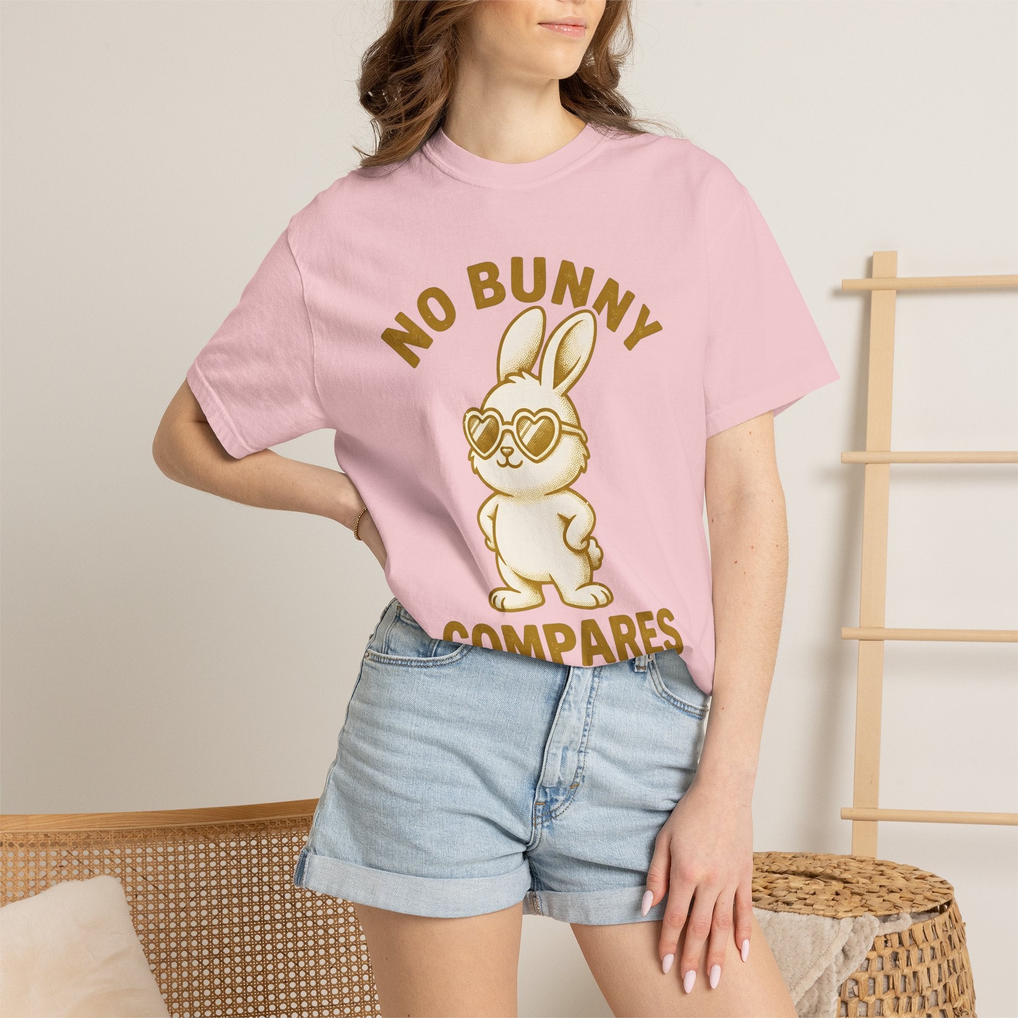 Bunny Sunglasses Shirt Easter Animal Gift Women Cartoon Tee Rabbit T-Shirt Easter Fan Bunny Tshirt Comic Graphic Retro Heart Glasses Tshirt