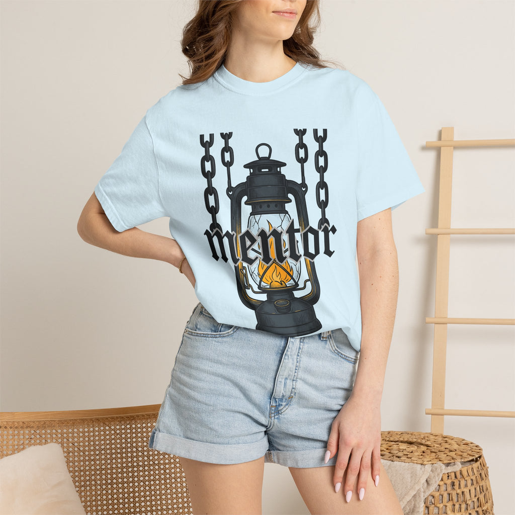 Lantern Graphic Shirt Nurses Appreciation Gift Women Vintage Tee Lamp T-Shirt Nurse Enthusiast Retro Tshirt Gratitude Graphic Hand Drawn