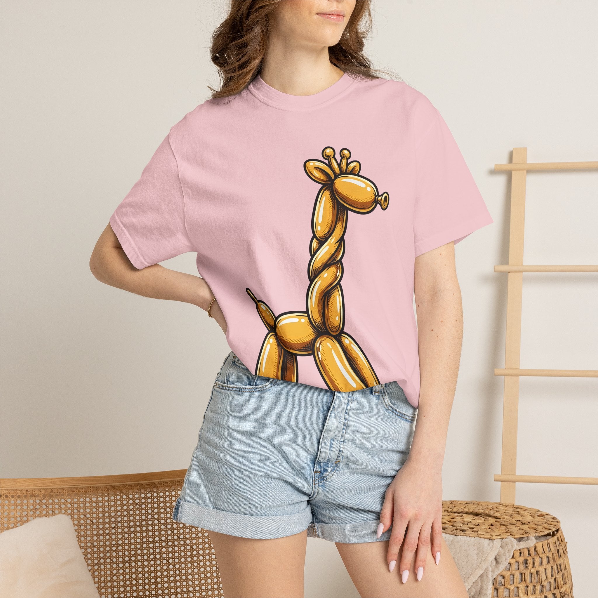 Balloon Giraffe Shirt Cute Pet Gift Women Comic Tee Giraffe T-Shirt Adorable Fan Cartoon Tshirt Animal Graphic Retro Creature Tshirt