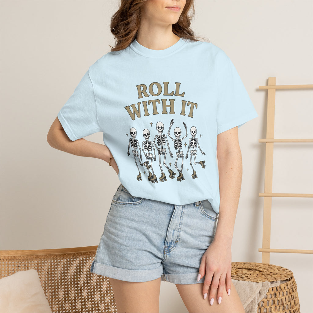 Skeleton Roller Skaters Shirt Roller Skating Halloween Gift Women Retro Tee Skeleton T-Shirt Roller Derby Fan Retro Style Tshirt Spooky