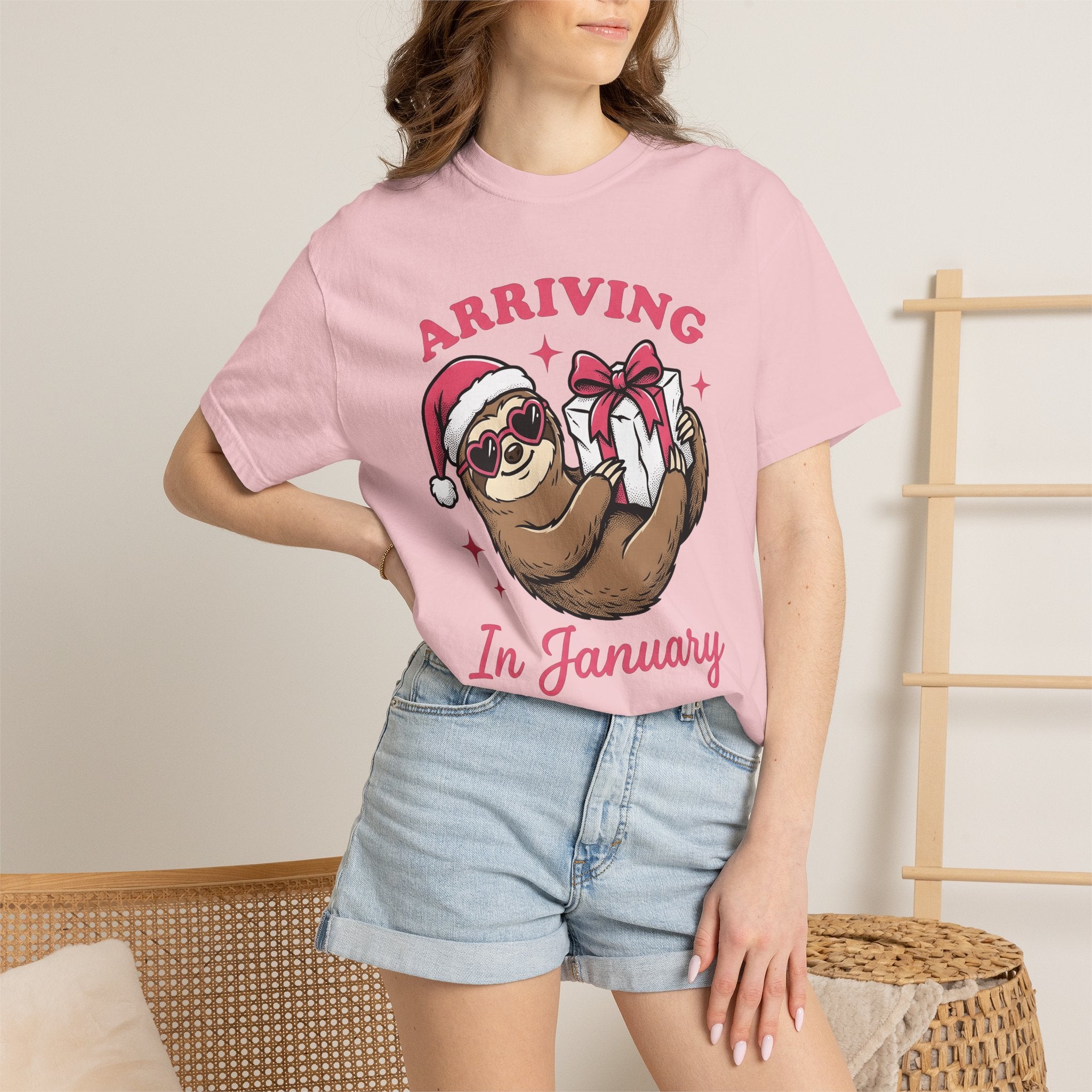 Sloth Present Shirt Christmas Maternity Gift Women Comic Tee Sloth Gift T-Shirt Xmas Fan Funny Tshirt Pregnant Graphic Vintage Christmas Hat
