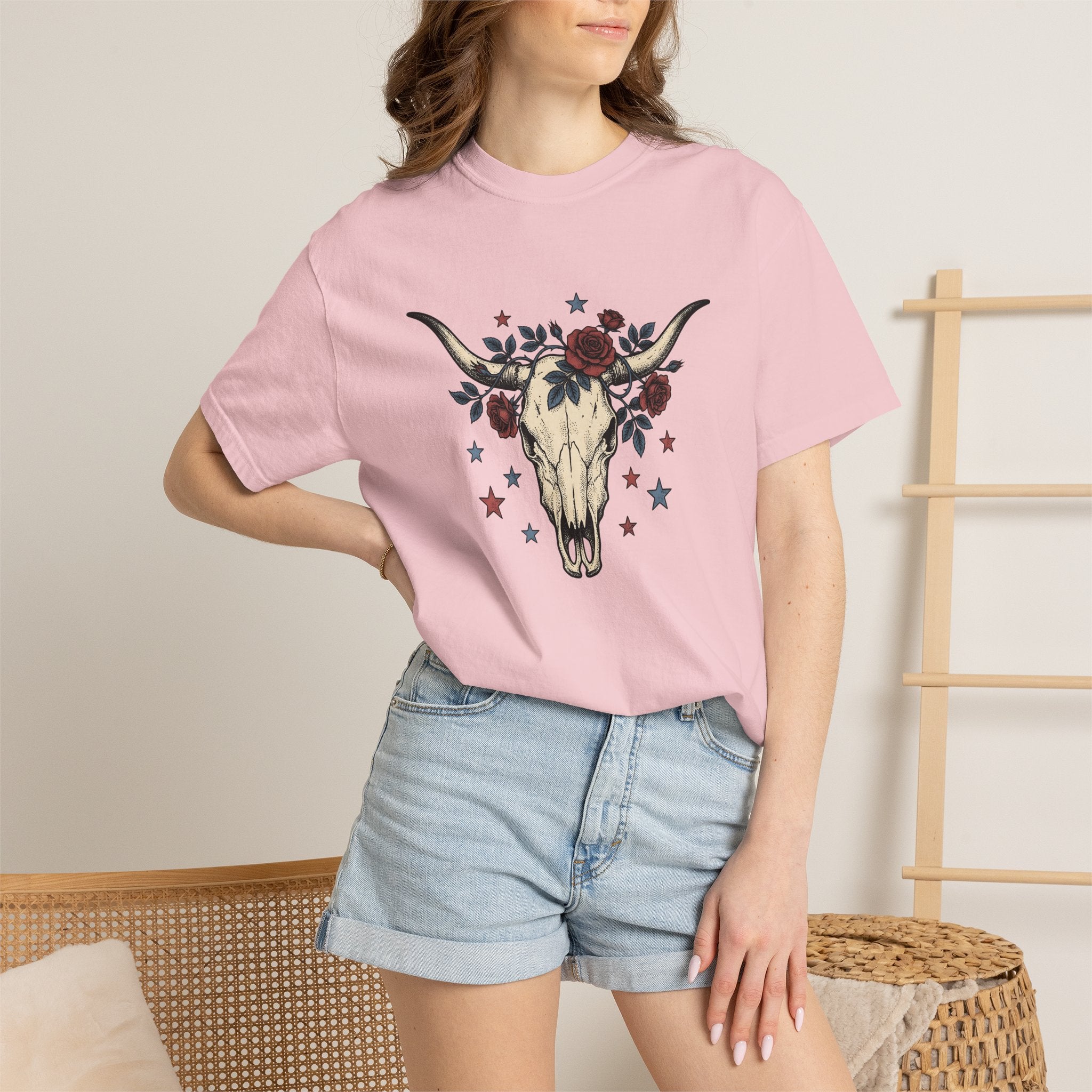 Cow Skull Shirt America Western Gift Women Tattoo Tee Bull Skull T-Shirt American Fan Ink Tshirt Rodeo Graphic Vintage Red Roses Tshirt