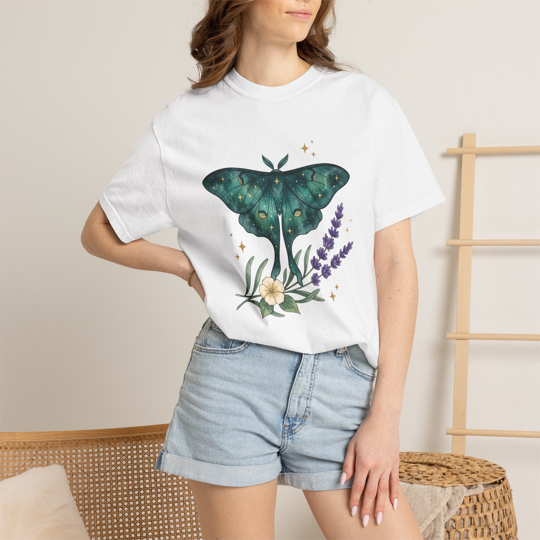 Luna Moth Insect Shirt Boho Chic Environment Gift Women Starry Tee Moth T-Shirt Bohemian Fan Celestial Tshirt Eco Graphic Pigment Lavender