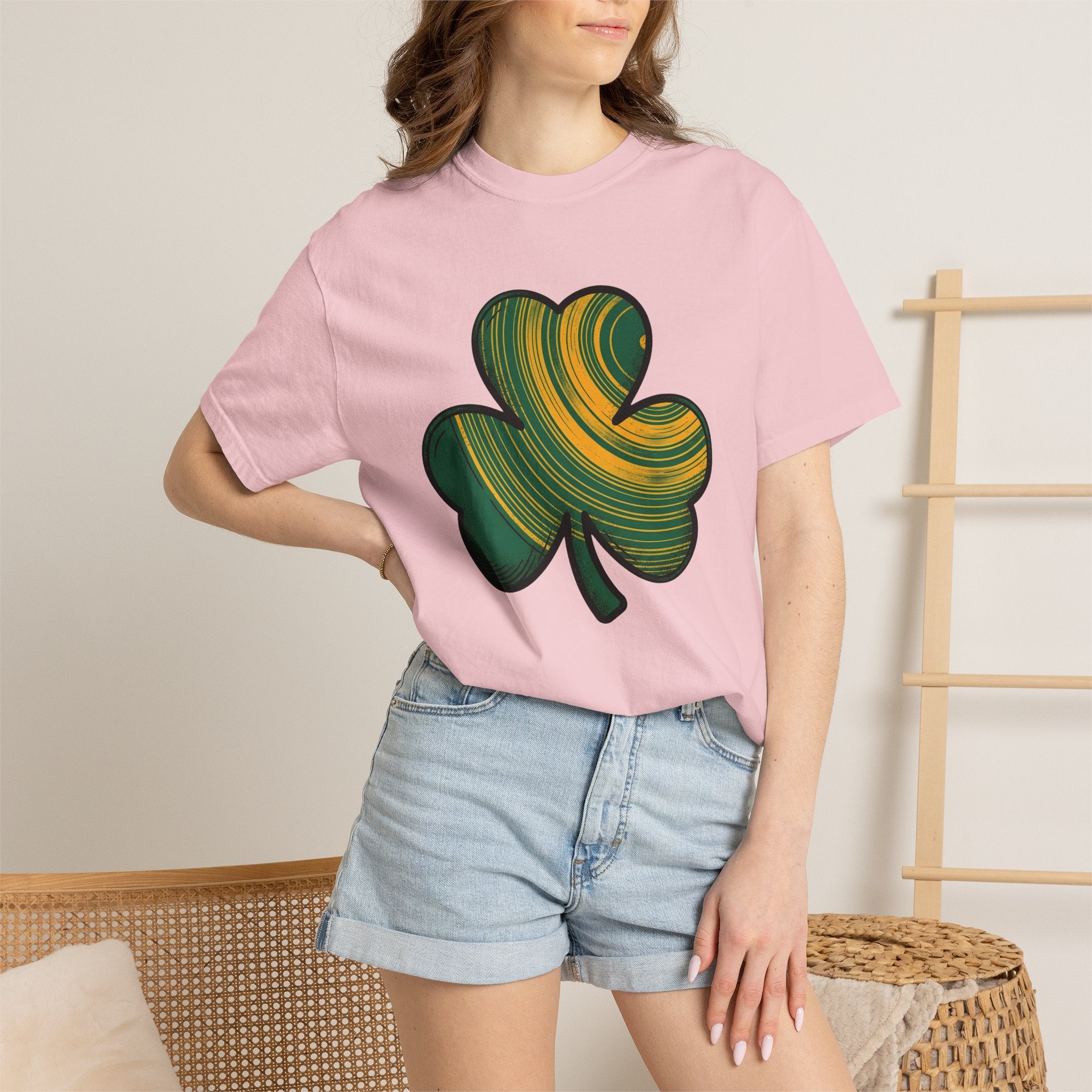 Shamrock Illustration Shirt St Patrick's Day Charm Gift Women Vintage Tee Clover T-Shirt St Patricks Fan Retro Tshirt Allure Graphic Classic