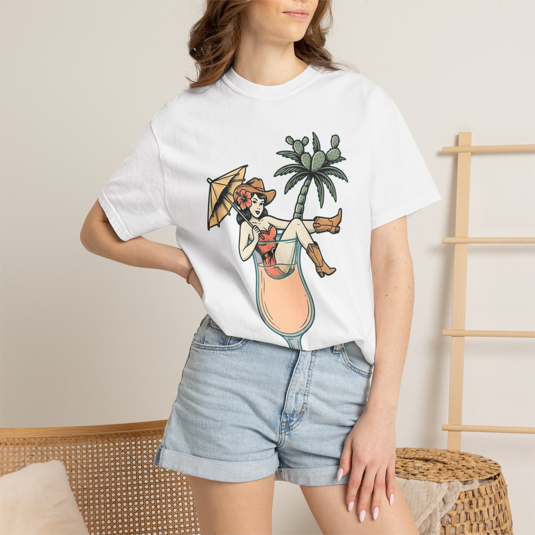 Cowgirl Cocktail Shirt Cowgirl Tropical Gift Women Pinup Tee Cocktail T-Shirt Cowboy Fan Vintage Tshirt Island Graphic Retro Cactus Tshirt