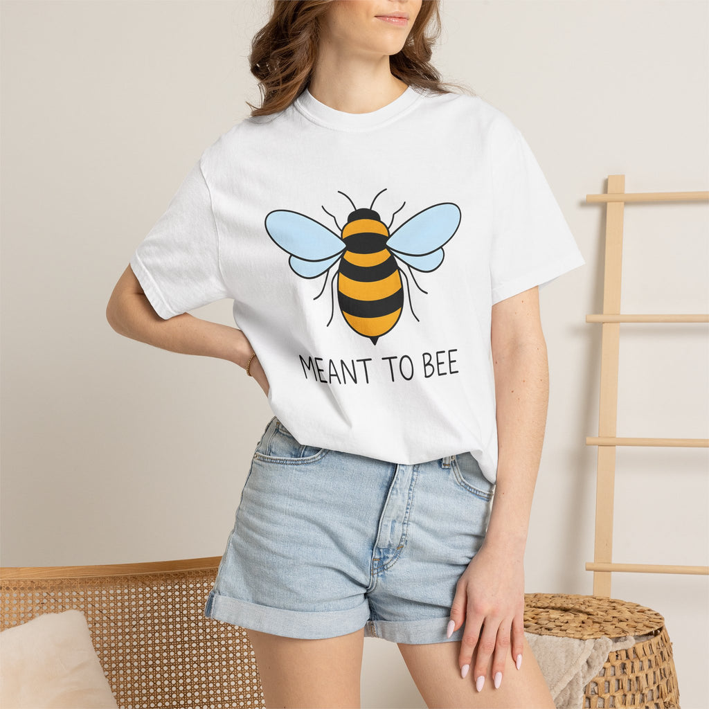Bumblebee Graphic Shirt Animals Love Gift Women Cute Tee Bee T-Shirt Wildlife Fan Adorable Tshirt Romance Graphic Minimalist Wings Tshirt
