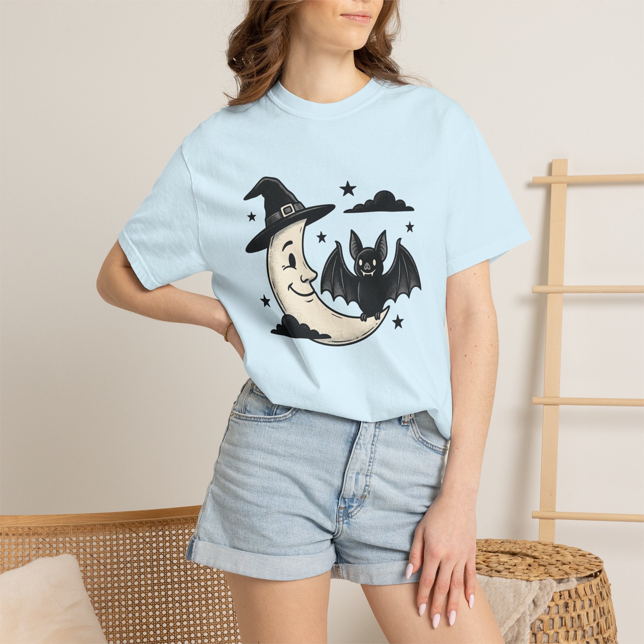 Dark Bat Shirt Halloween Sorcery Gift Women Classic Tee Vampire T-Shirt Halloween Fan Gothic Tshirt Magic Graphic Line Art Shining Dots