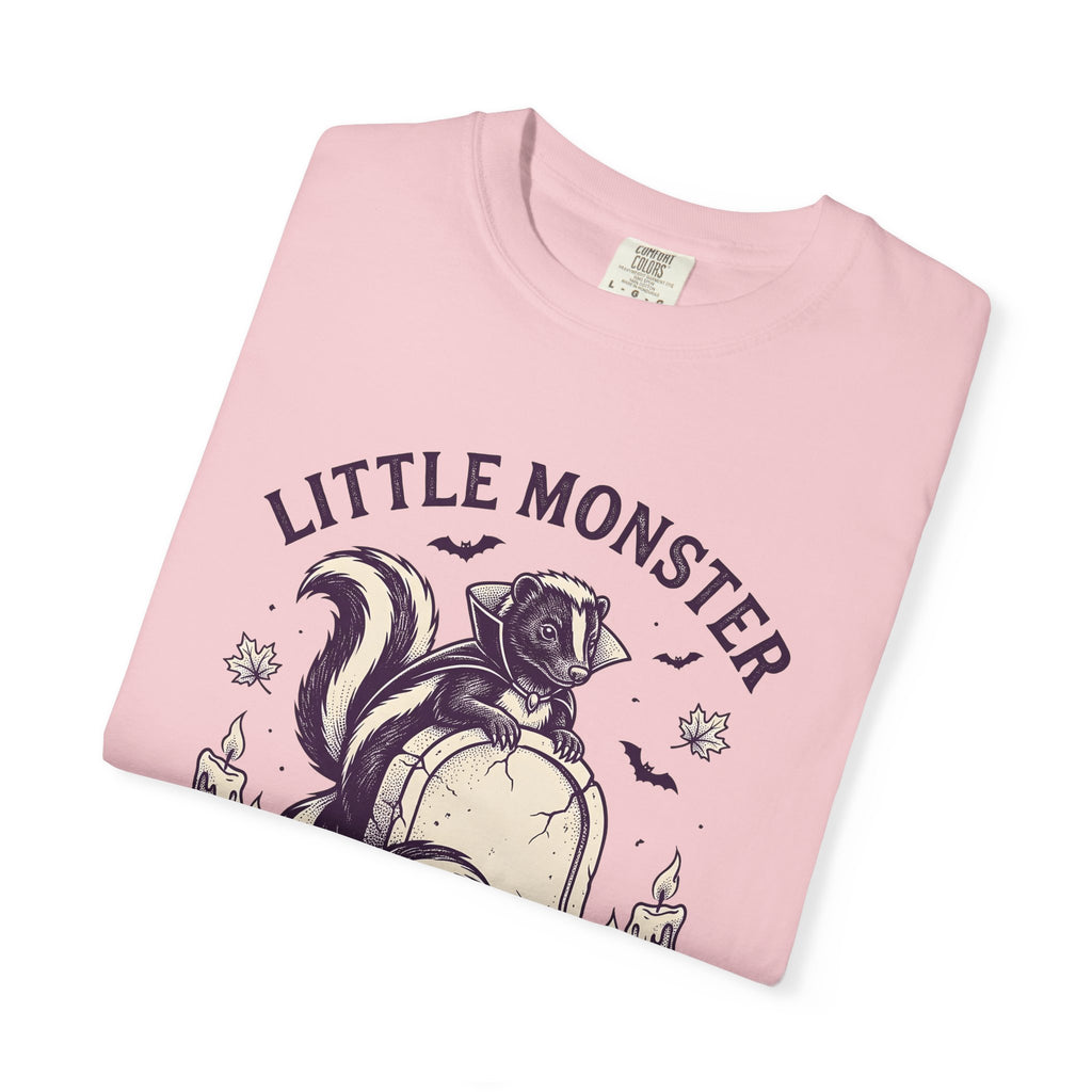Vampire Skunk Shirt Halloween Wildlife Gift Women Retro Tee Skunk T-Shirt Horror Fan Gothic Tshirt Wildlife Graphic Sketch Gravestone Tshirt
