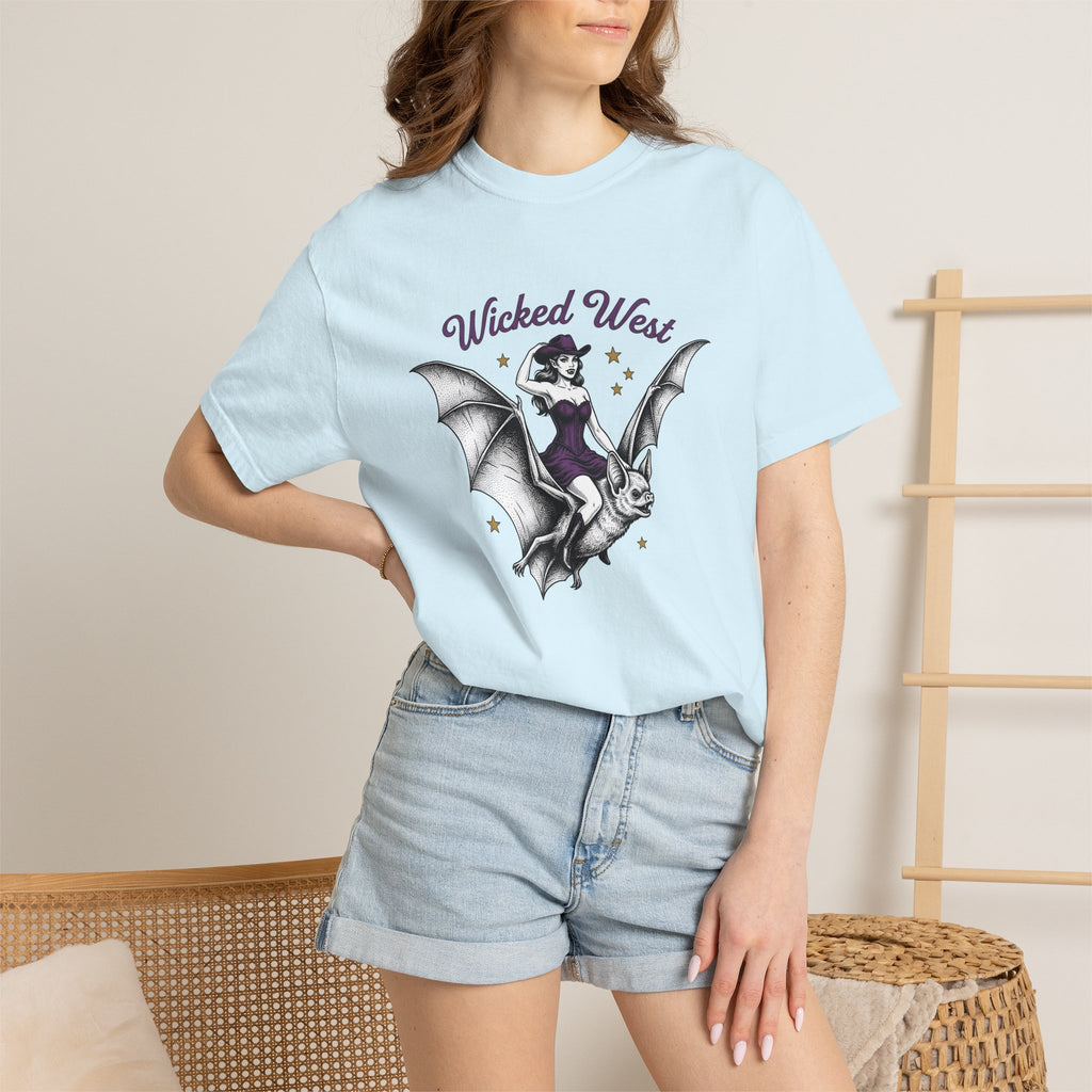 Cowgirl Bat Shirt Halloween Gothic Gift Women Vintage Tee Baseball Bat T-Shirt Horror Fan Dark Tshirt Gothic Graphic Retro Stars Tshirt