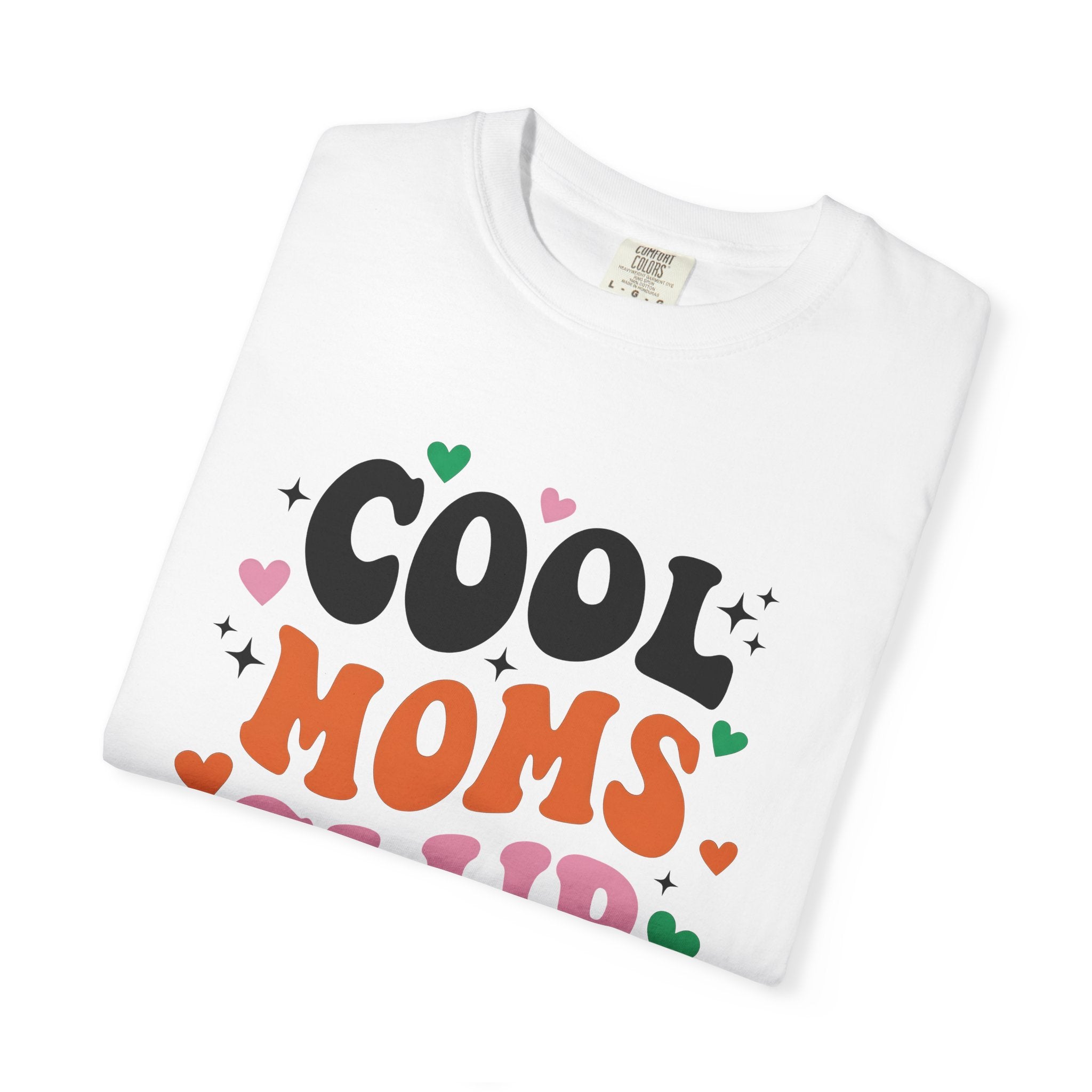 Hearts Stars Graphic Shirt Moms Family Gift Women Playful Tee Symbol T-Shirt Motherhood Fan Whimsical Tshirt Clan Graphic Retro Colorful